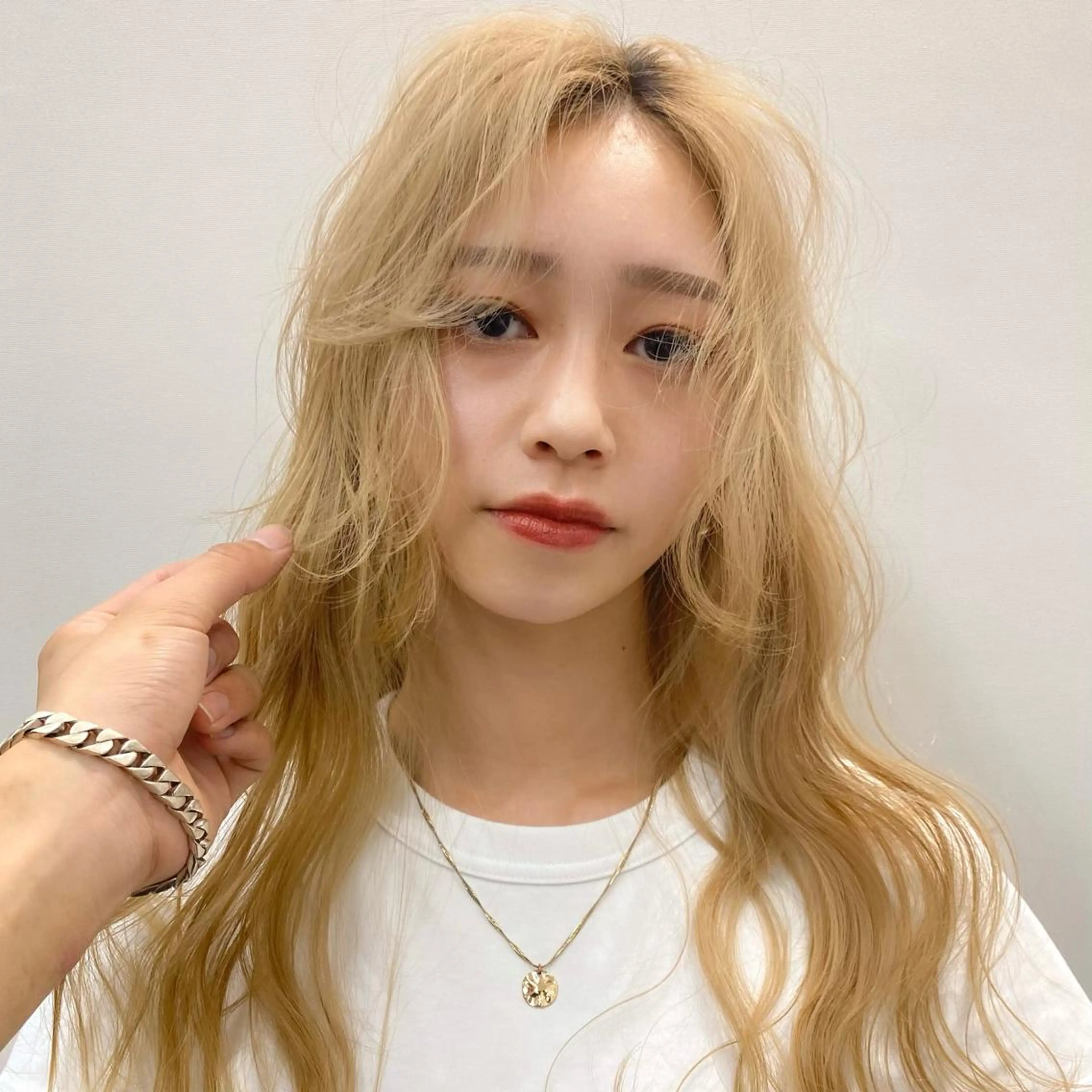 ロング カラー ダウンパーマ 【sity.ザイク】のヘアスタイル