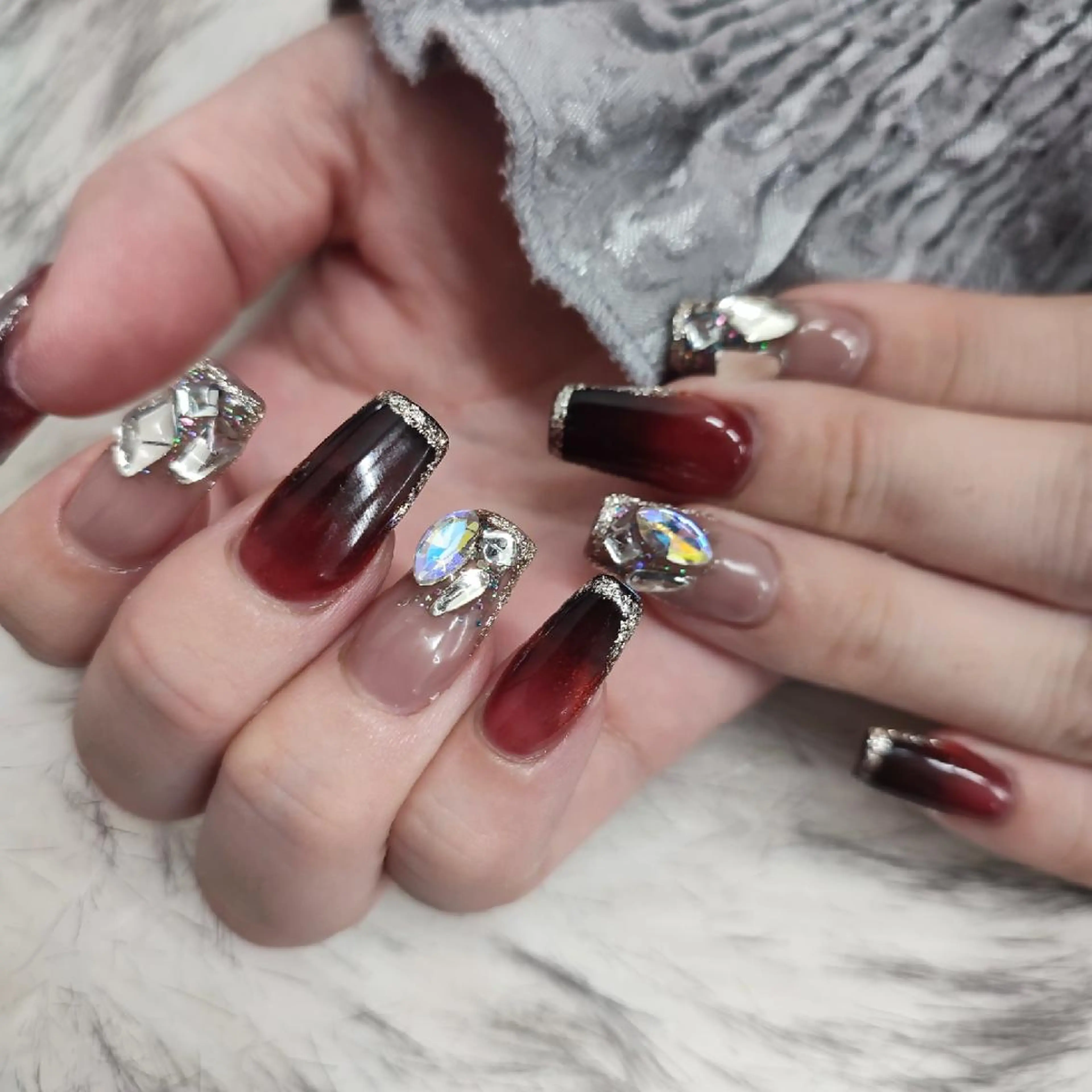 ネイル ハンドネイル RUNWAY 　　の眉毛・アイブロウイメージ