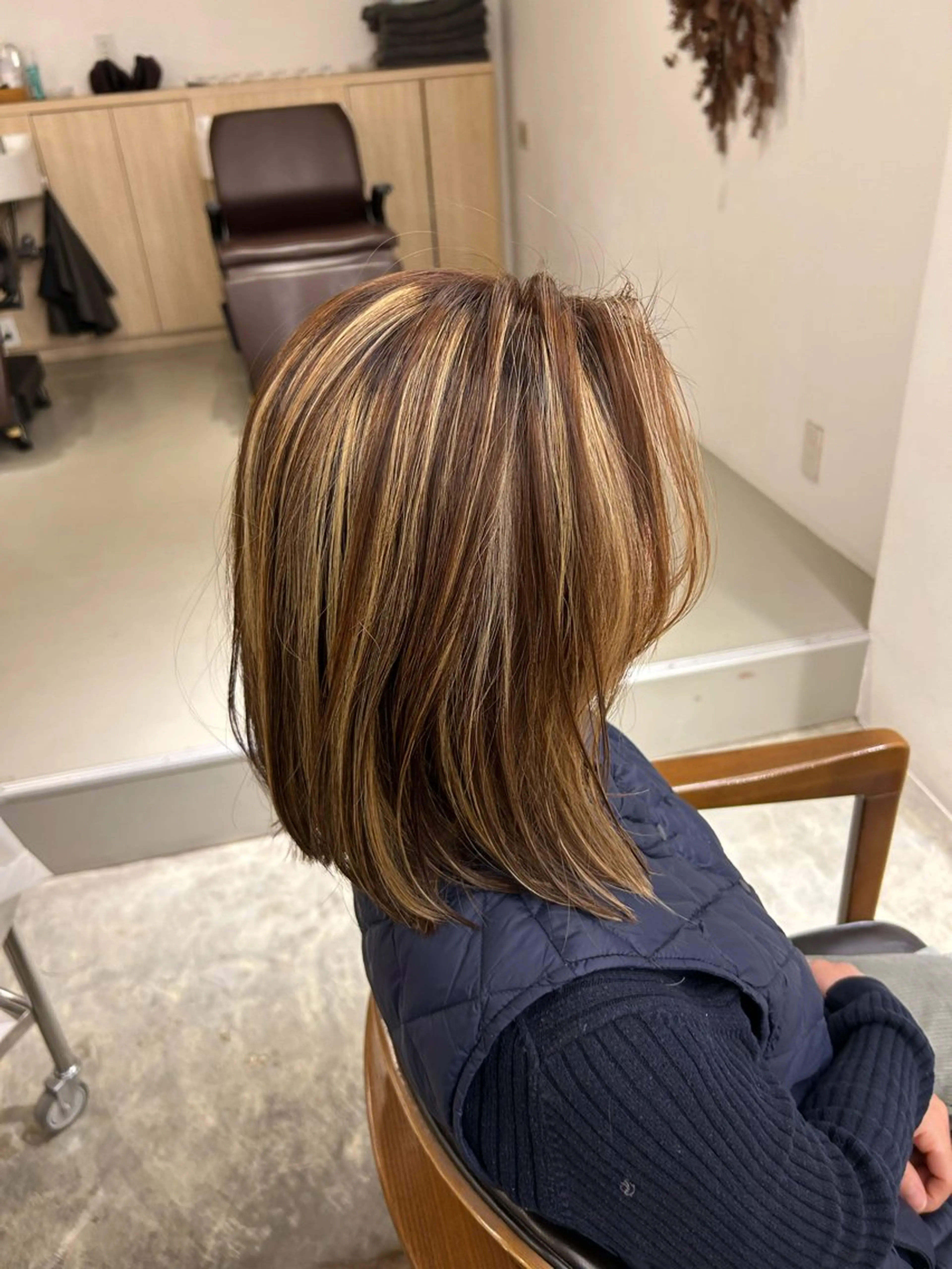 セミロング ハイライト カット ヘアカラー HASIMOTO jijibyMOPSのヘアスタイル