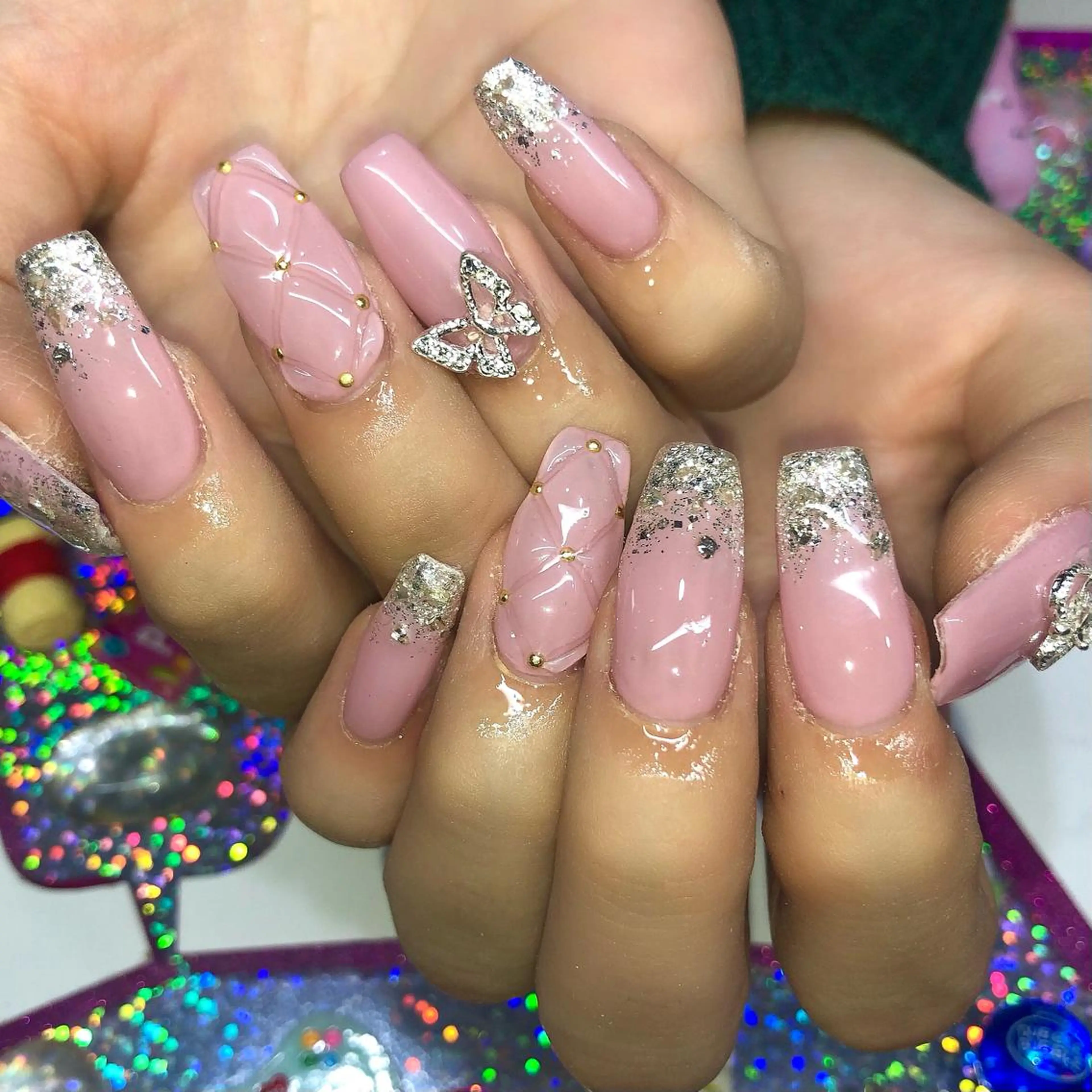 ネイル キラキラネイル 持ち込み シンプルネイル ハンドネイル 【Yappy🌈】 💖P-tanaのネイルデザイン