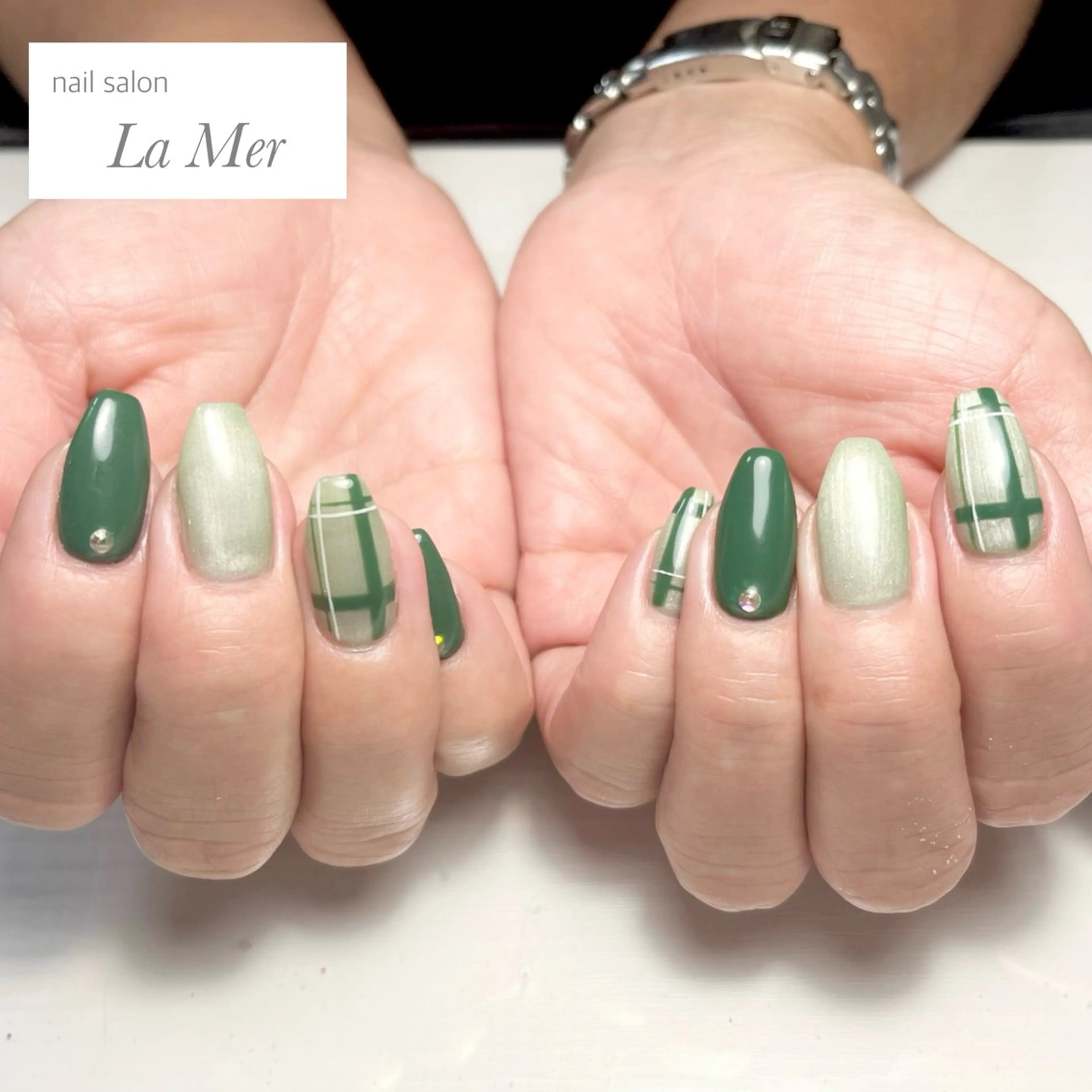 ネイル グリーン マグネットネイル オフィスネイル ハンドネイル nailsalon La Merのネイルデザイン
