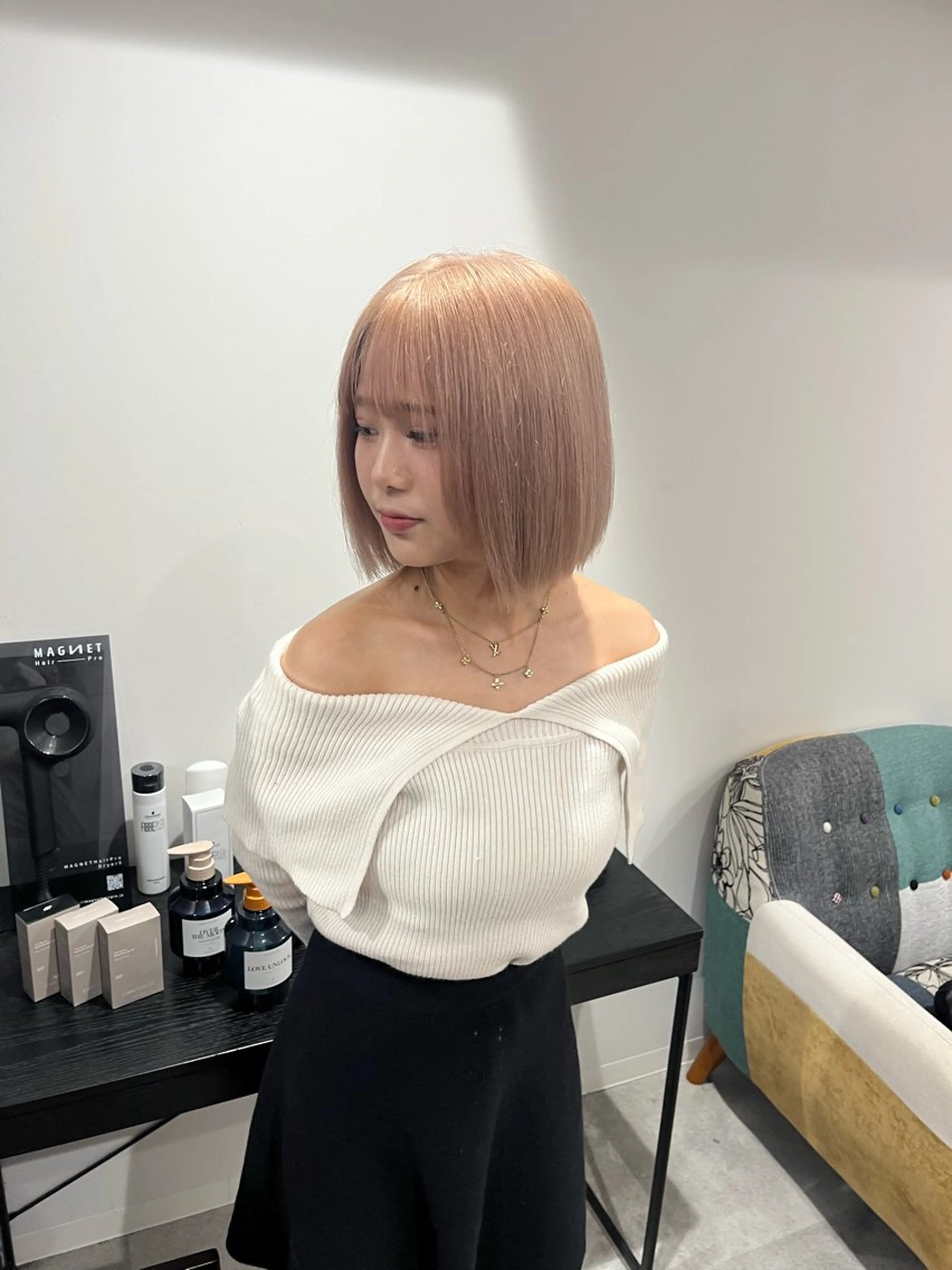 ショート カラー 切りっぱなしボブ ハイトーンカラー ボブ りんと/メンズ/ 艶カラーのヘアスタイル