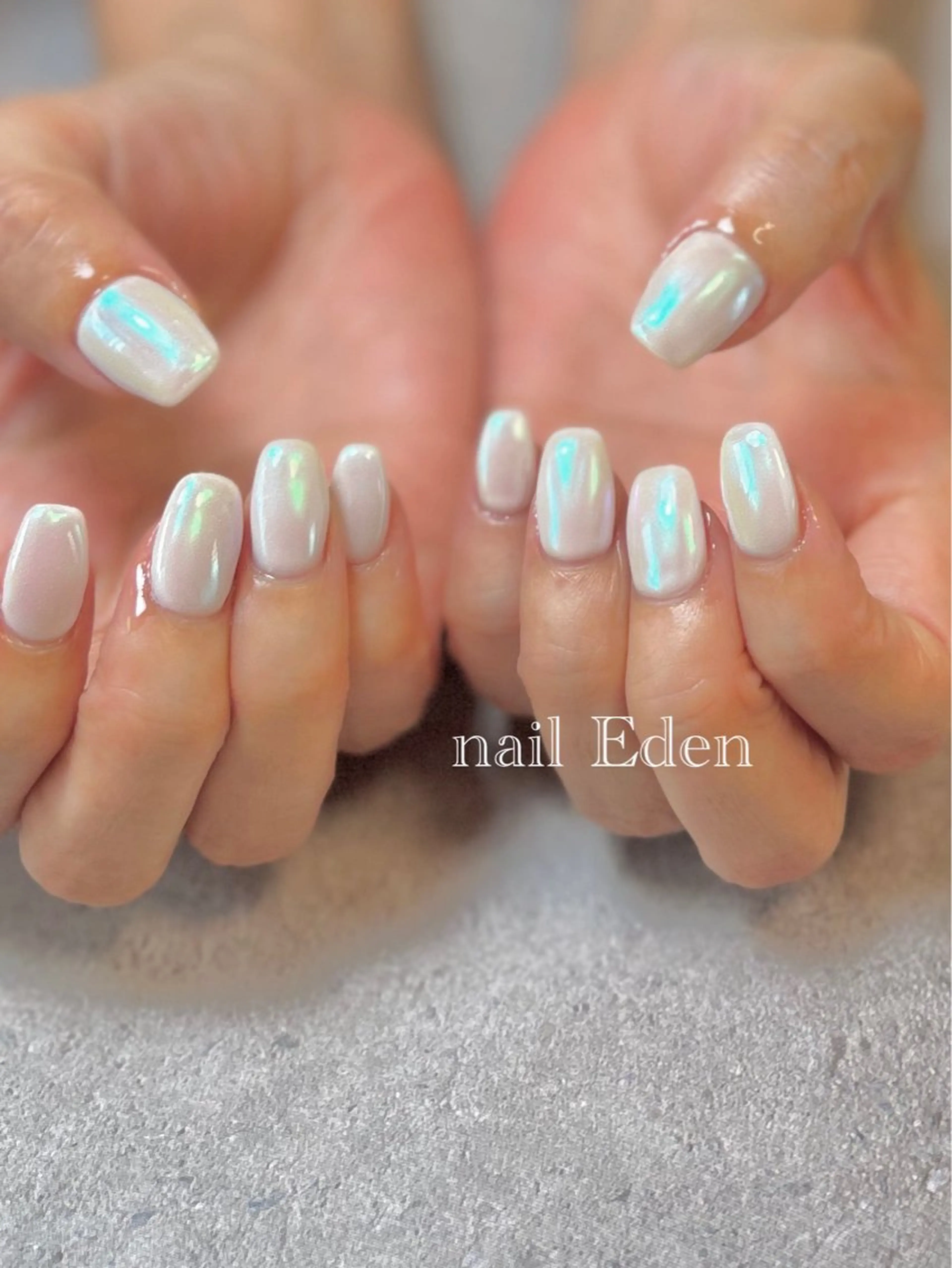ネイル オーロラネイル ホワイト Eden　private nail saron所属・Eden ♾️のネイルデザイン