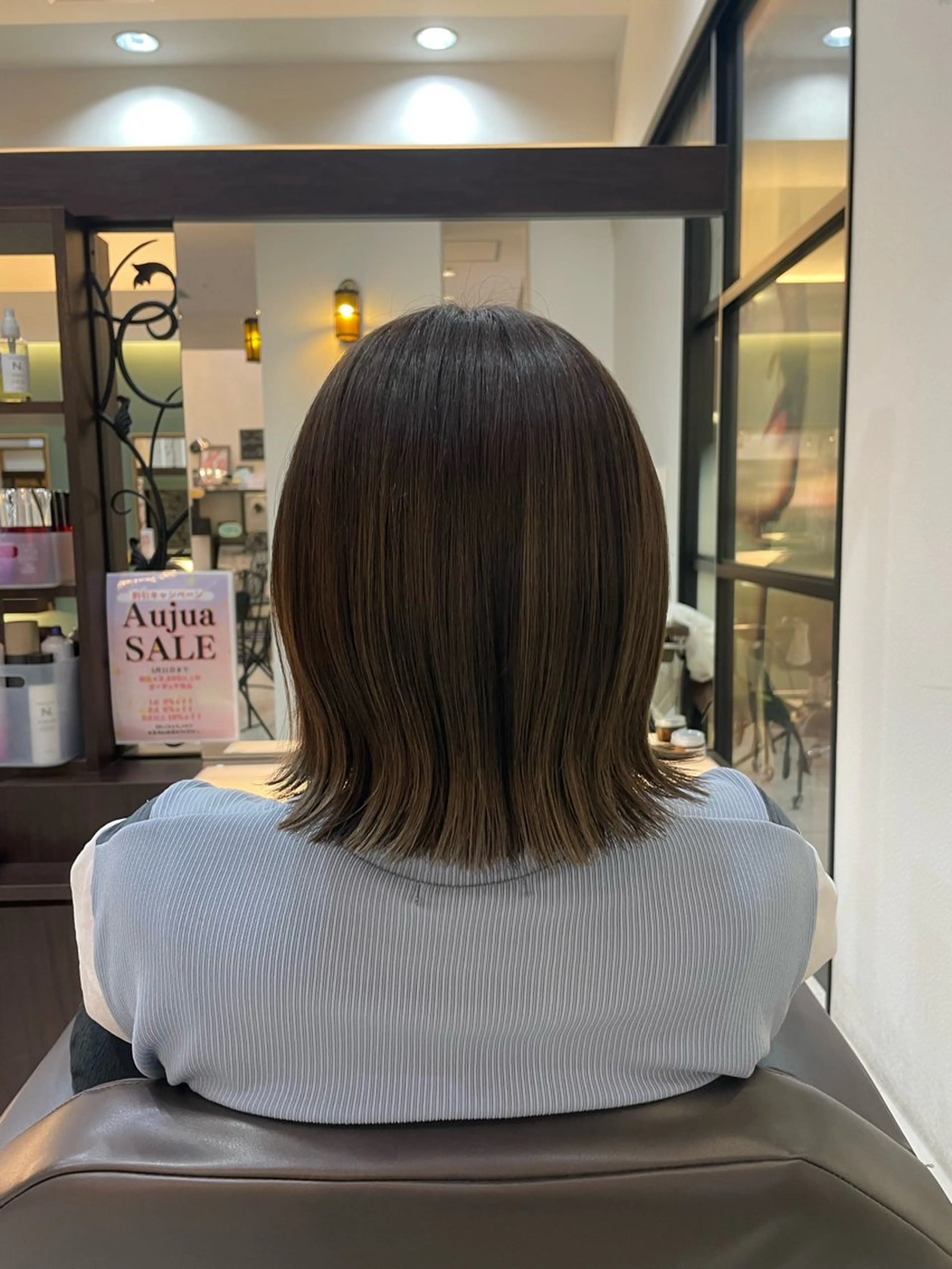 ミディアム カラー 切りっぱなしボブ ベージュカラー 透明感カラー ボブ 外ハネヘア Rグランデ静岡所属・アールグランデ あやのヘアスタイル