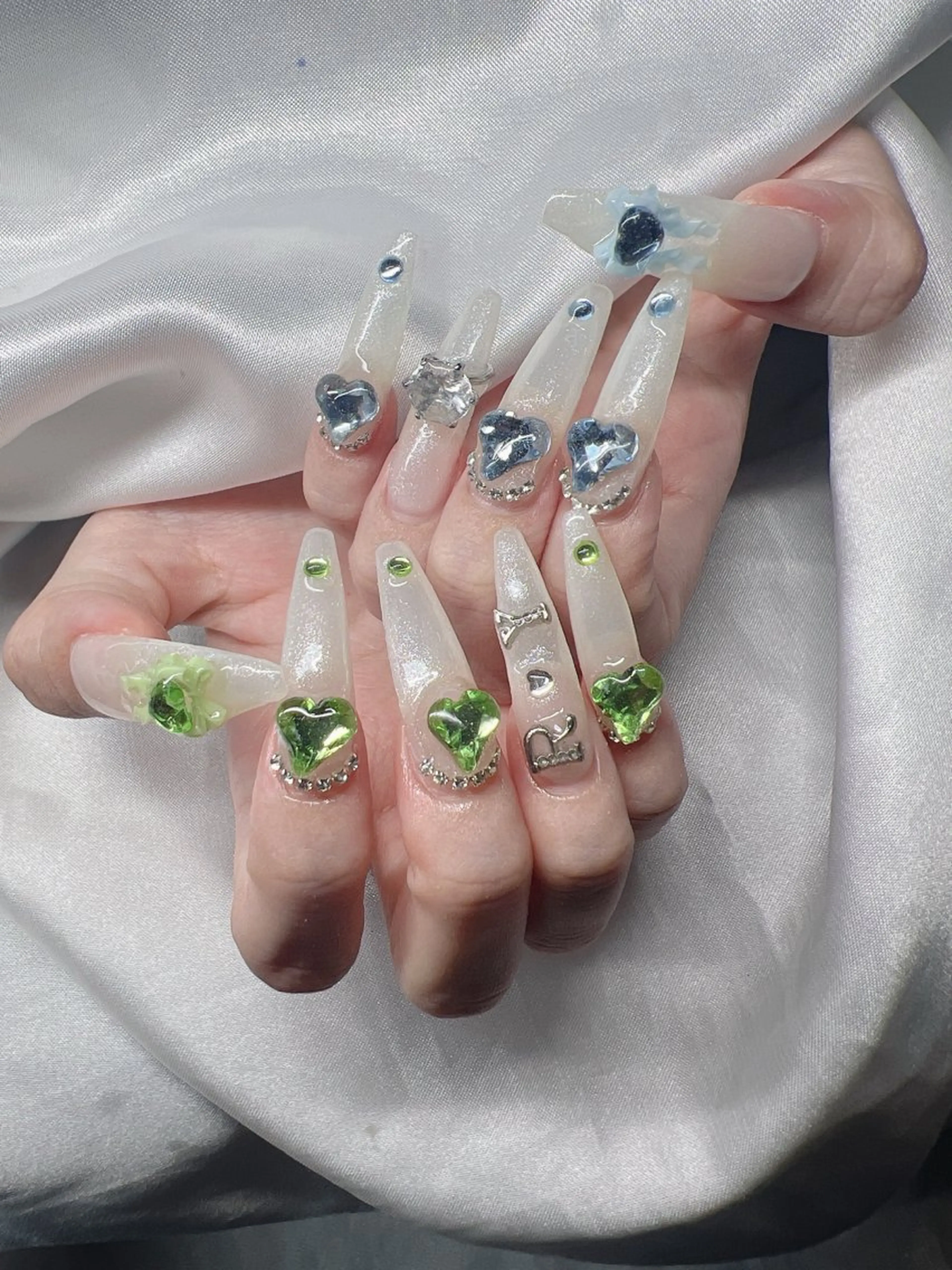 ネイル ハンドネイル Lee Nailsのネイルデザイン