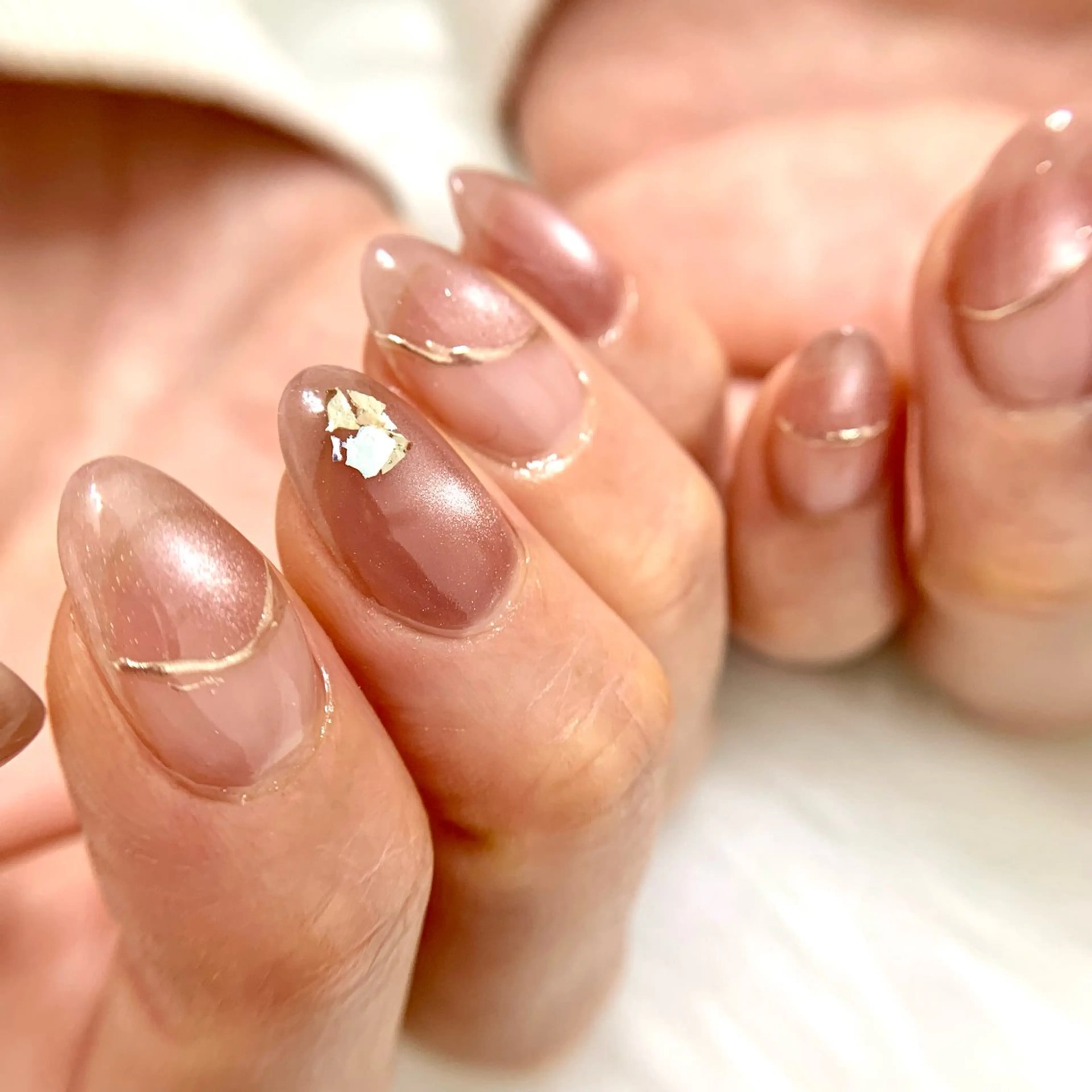 ネイル ゴージャス マグネットネイル ニュアンスネイル ピンク シンプルネイル ハンドネイル 表参道｜nuance nail🤍mariのネイルデザイン