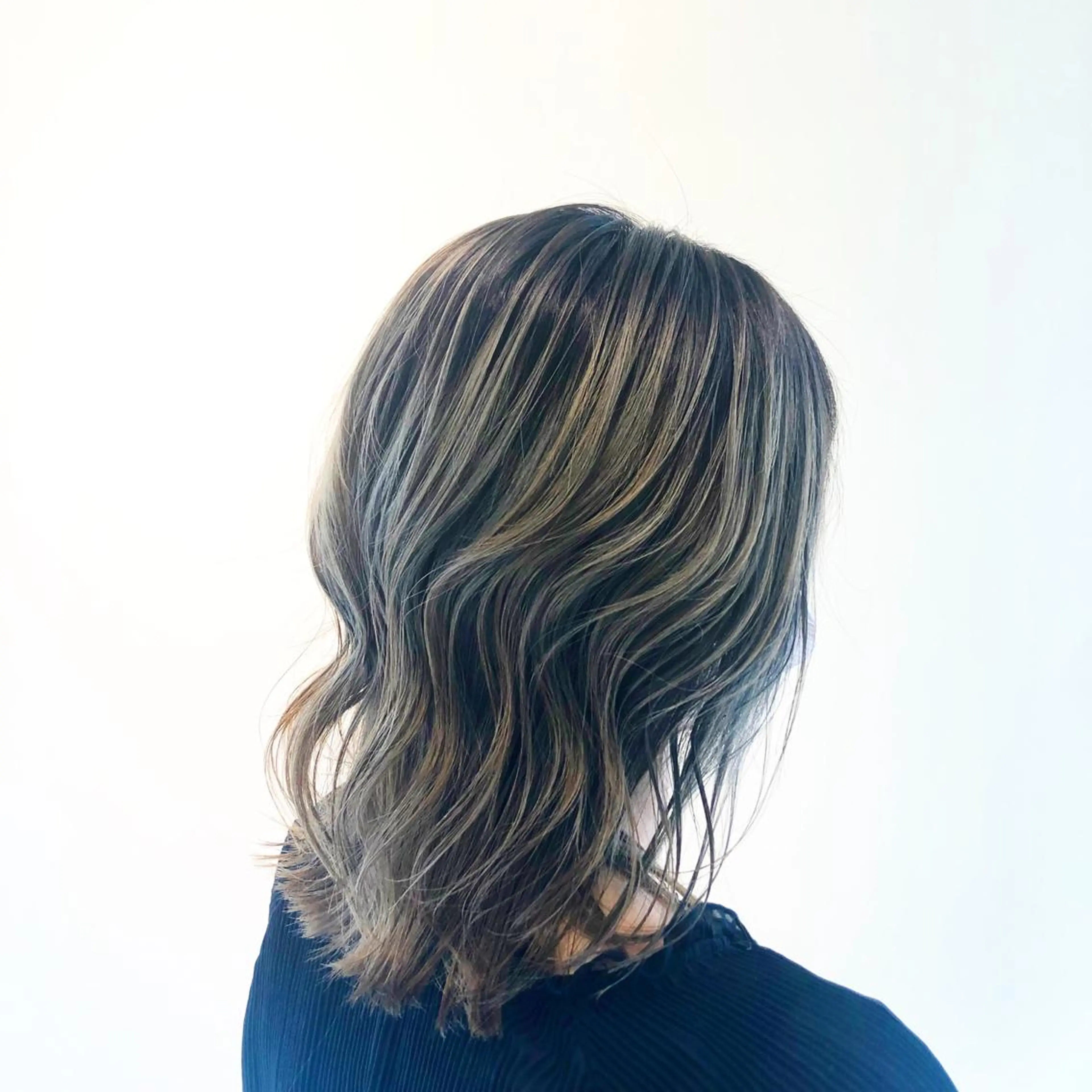 平日新規限定🉐馴染ませカット＋カラー(ブリーチ＋4510円)＋エクステ80本＋トリートメント💜の写真