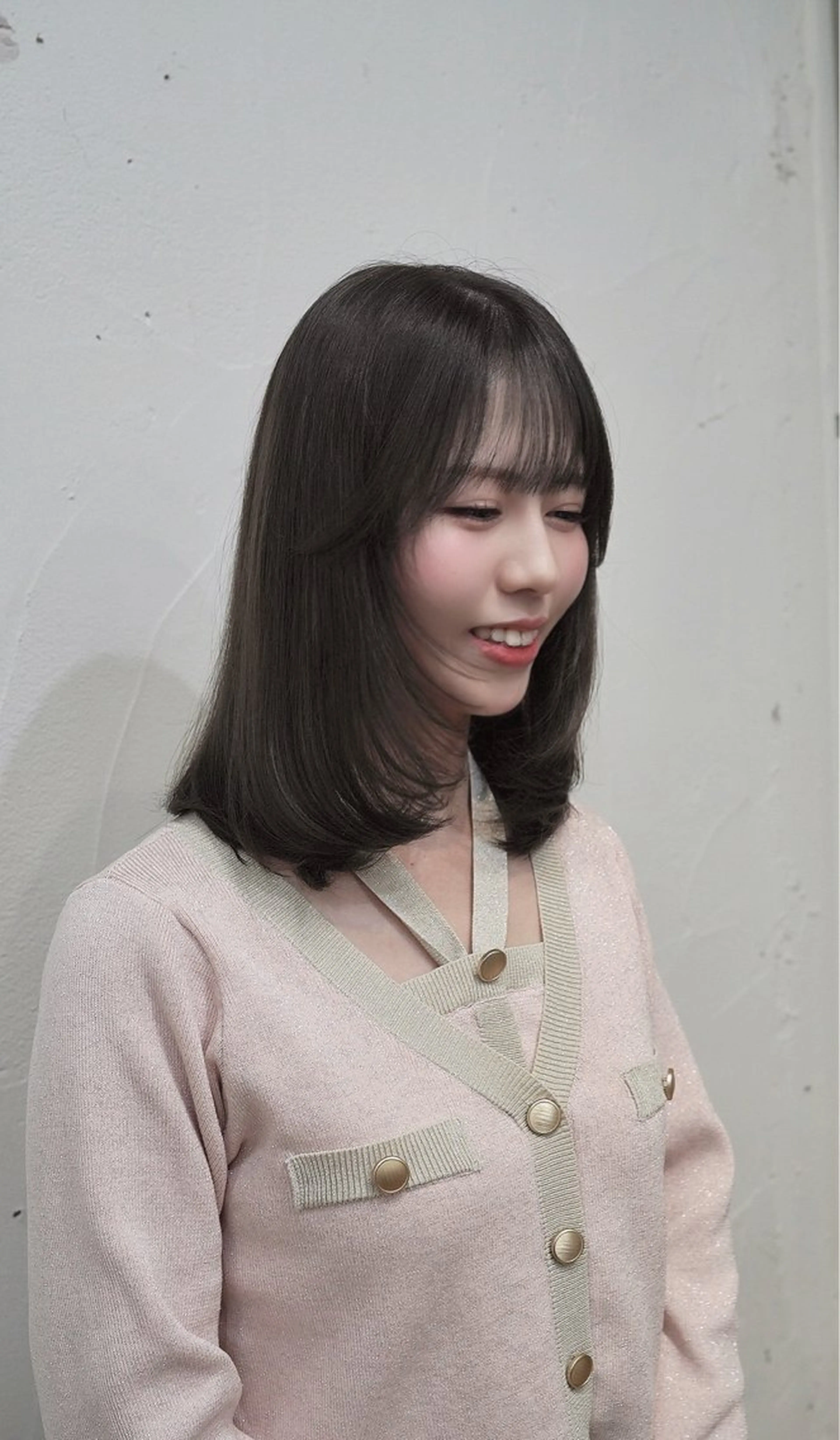 ミディアム ミディアムレイヤー レイヤーカット 小顔ショート🦋 八巻ちさとのヘアスタイル