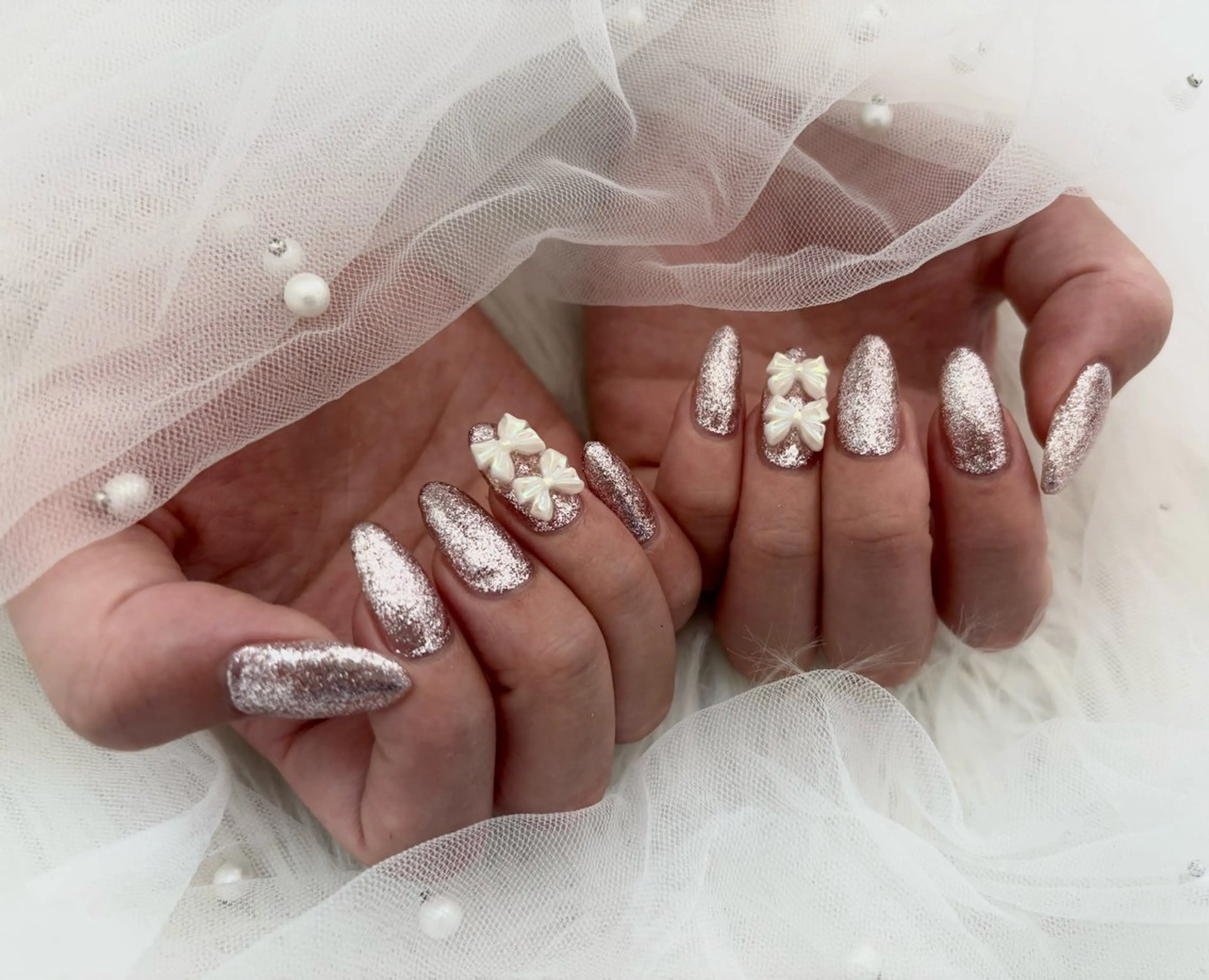 ネイル キラキラネイル ラメ(グリッター) リボン ハンドネイル SERINA NAILのネイルデザイン