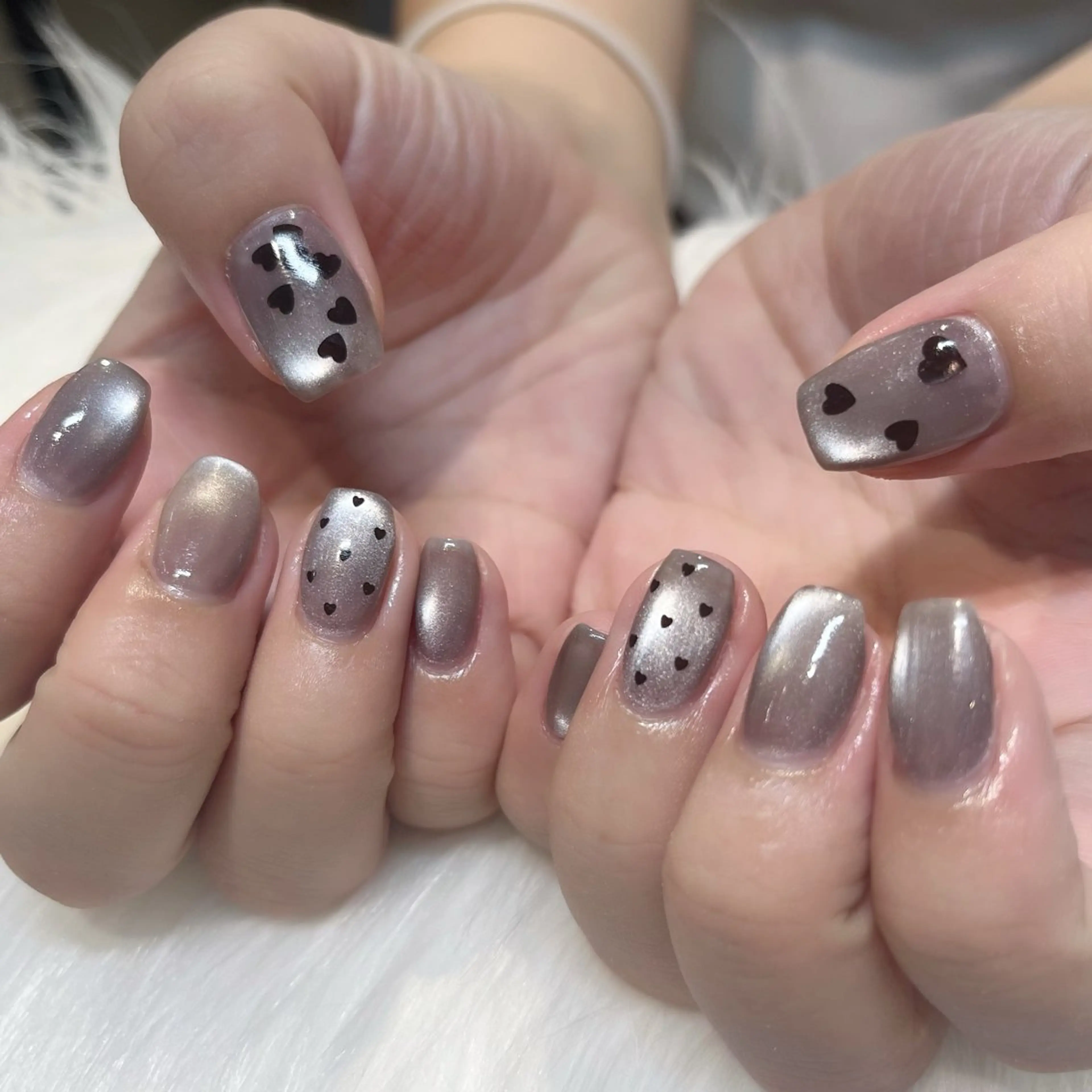 ネイル アートネイル ガーリー ハート 韓国ネイル マグネットネイル KOKONA 🎀のネイルデザイン