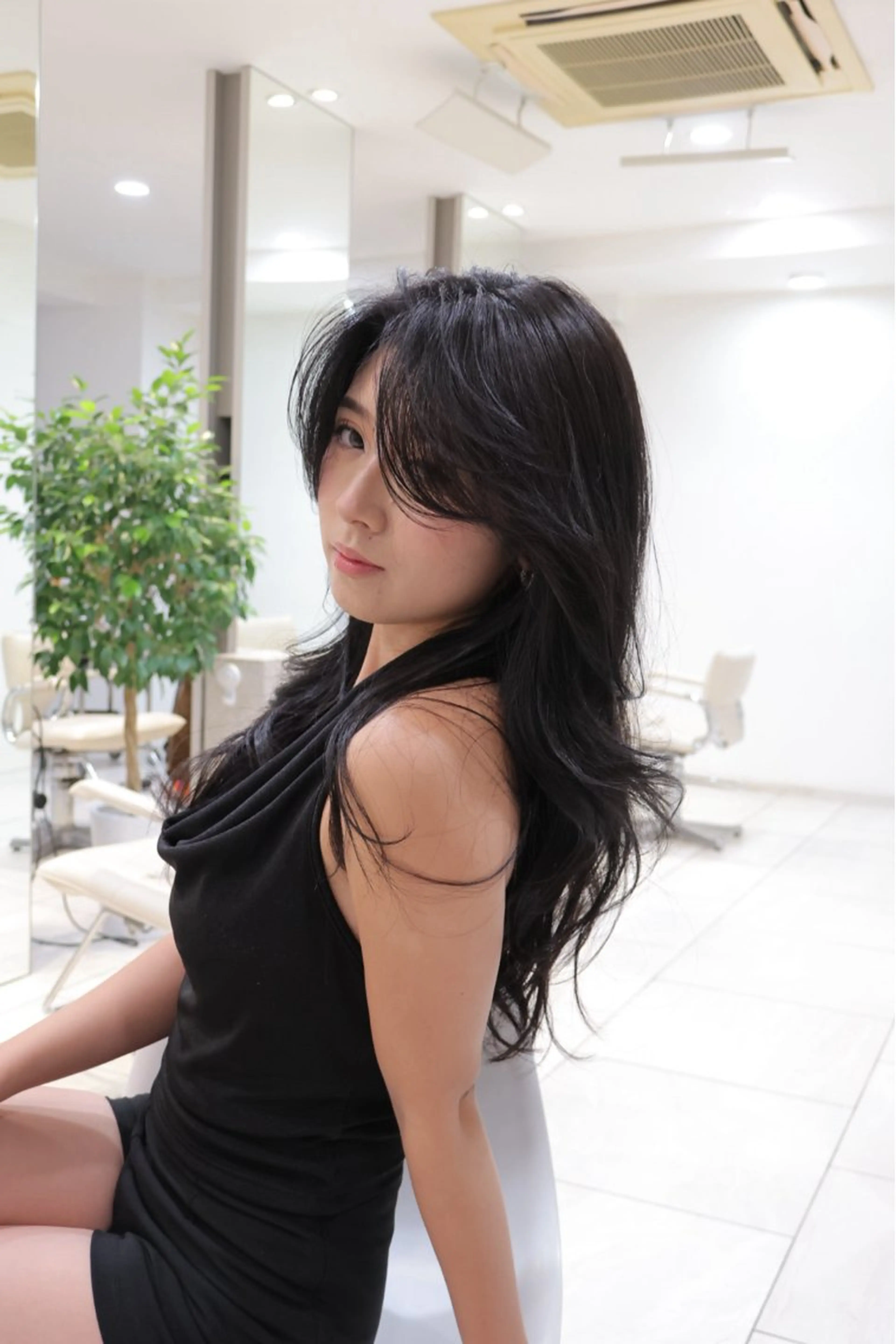 ロング THE GLOBES 表参道原宿所属・山下 凪澄のヘアスタイル