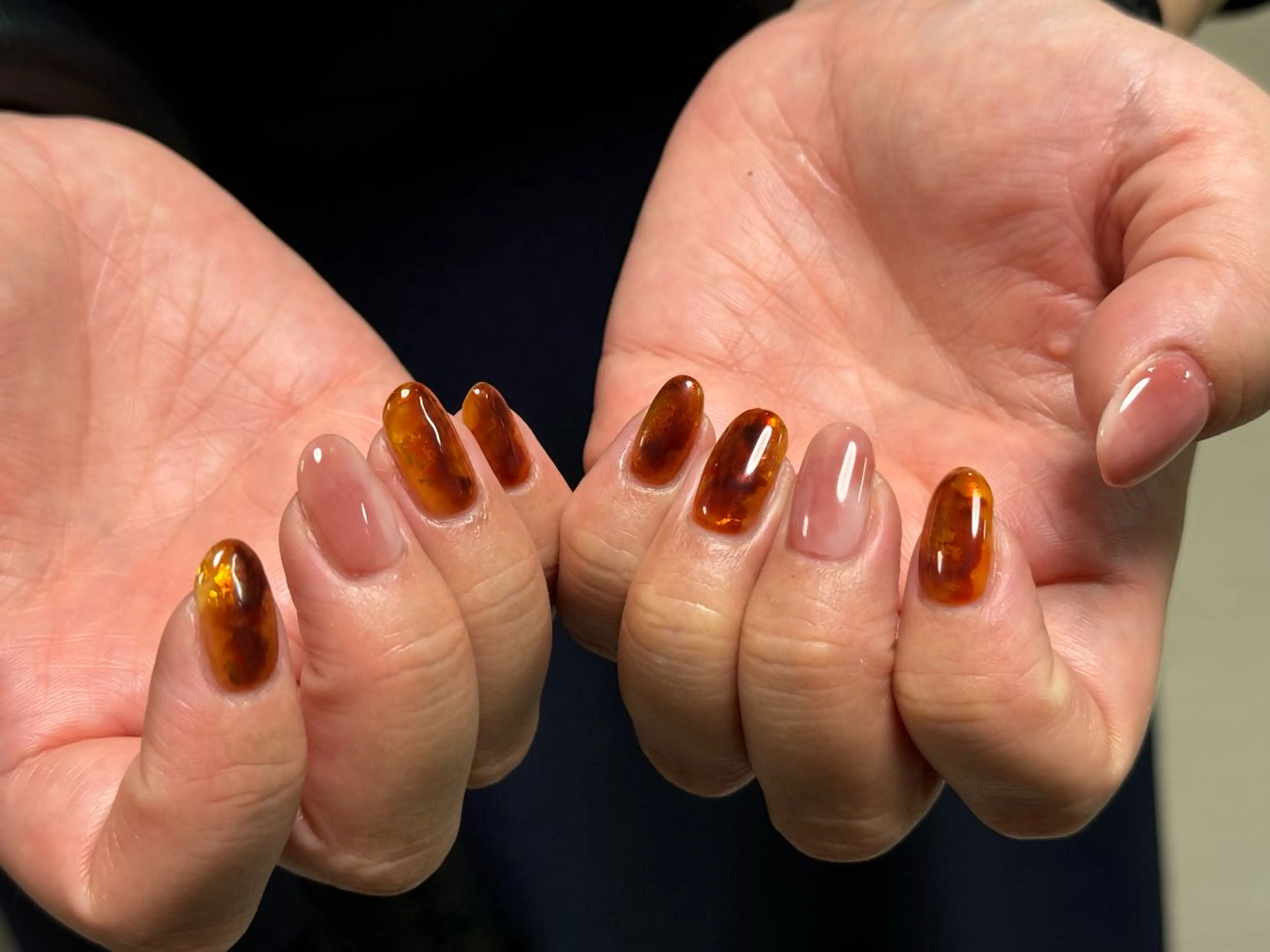 ネイル べっ甲ネイル ジェルネイル パラジェル MONICA KARENのネイルデザイン