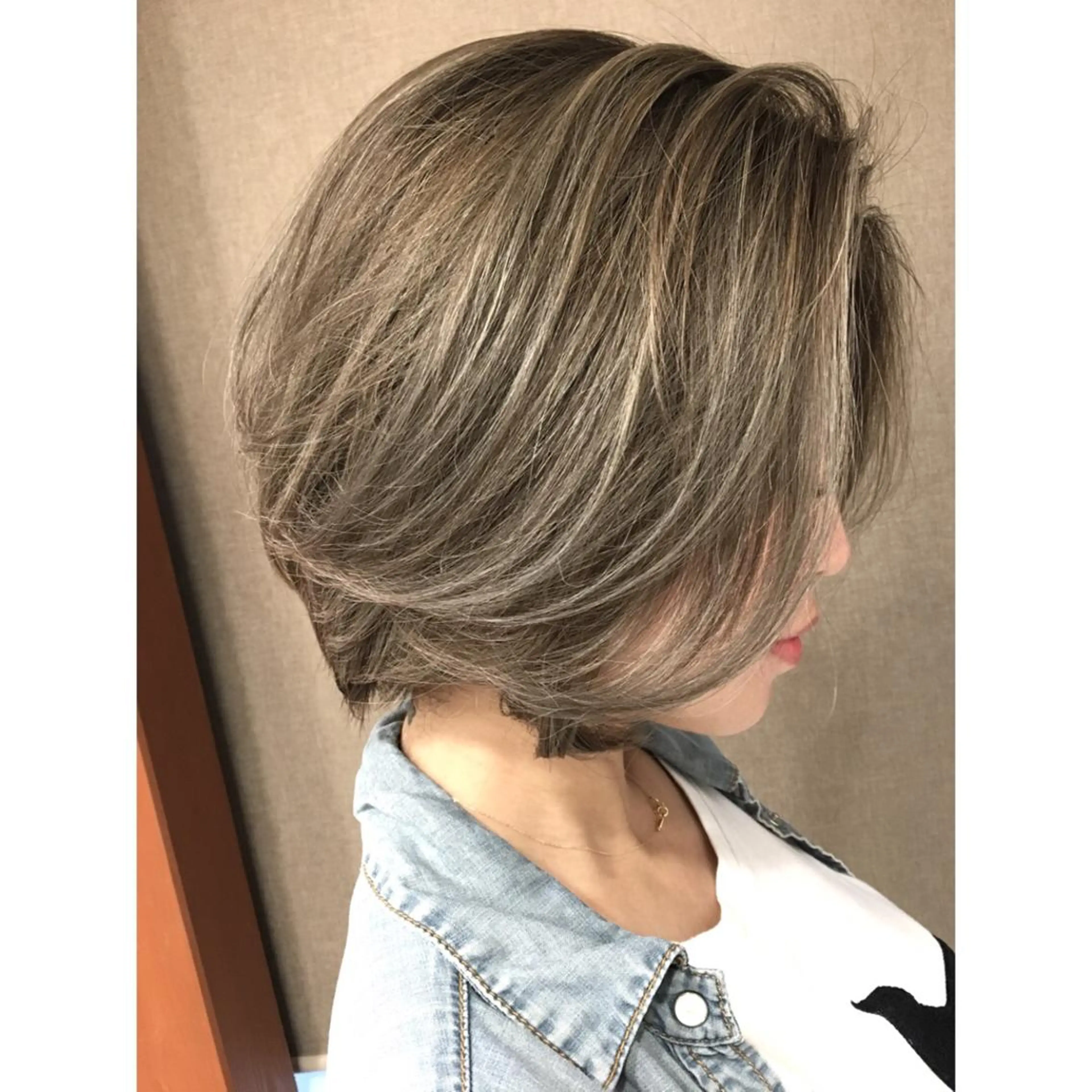 ショート カラー ベージュカラー ハイライトカラー 3Dハイライト ハイライト カット ヘアカラー トリートメント 井上 一平のヘアスタイル