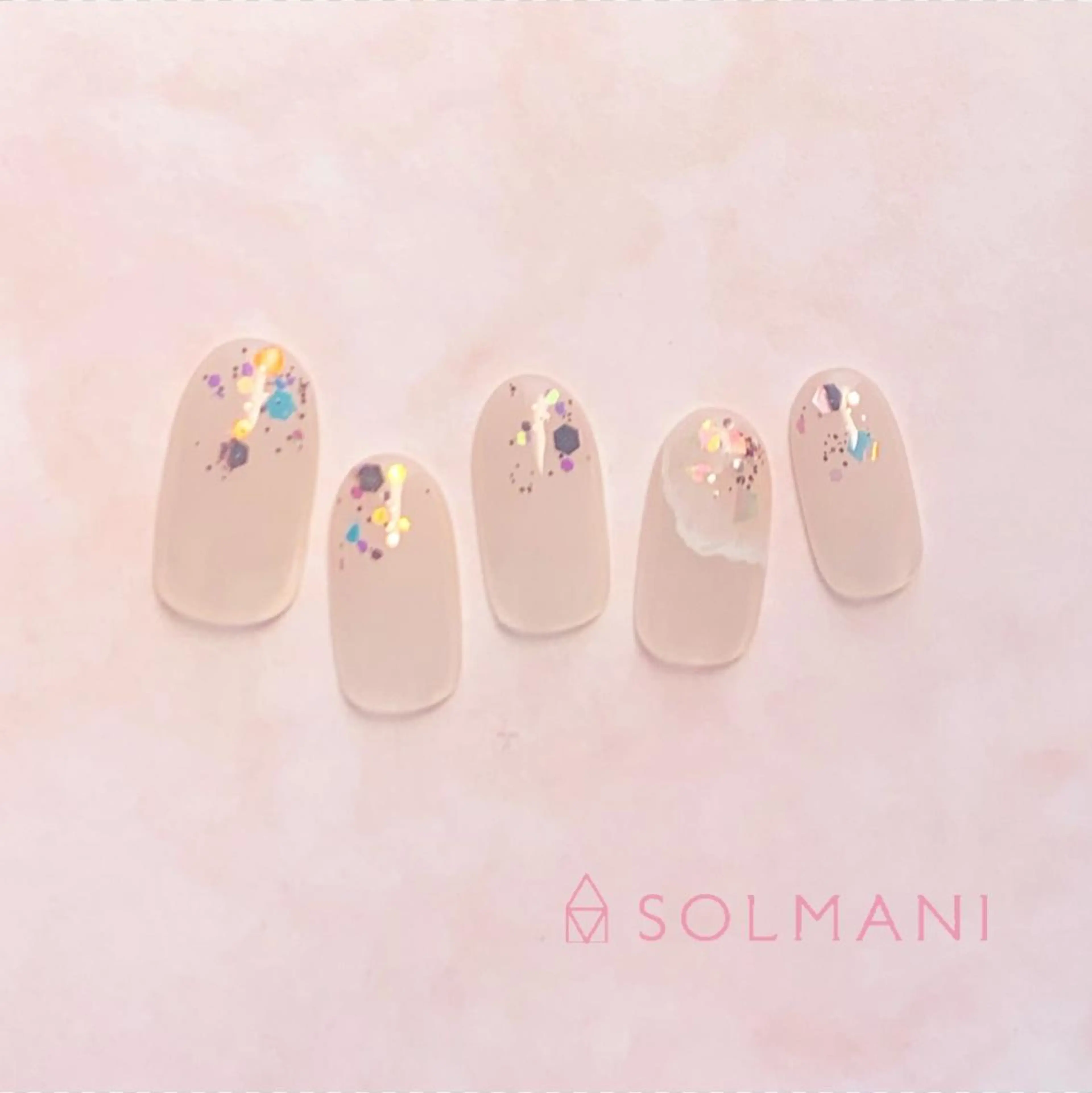 ネイル SOLMANI 予約担当のネイルデザイン