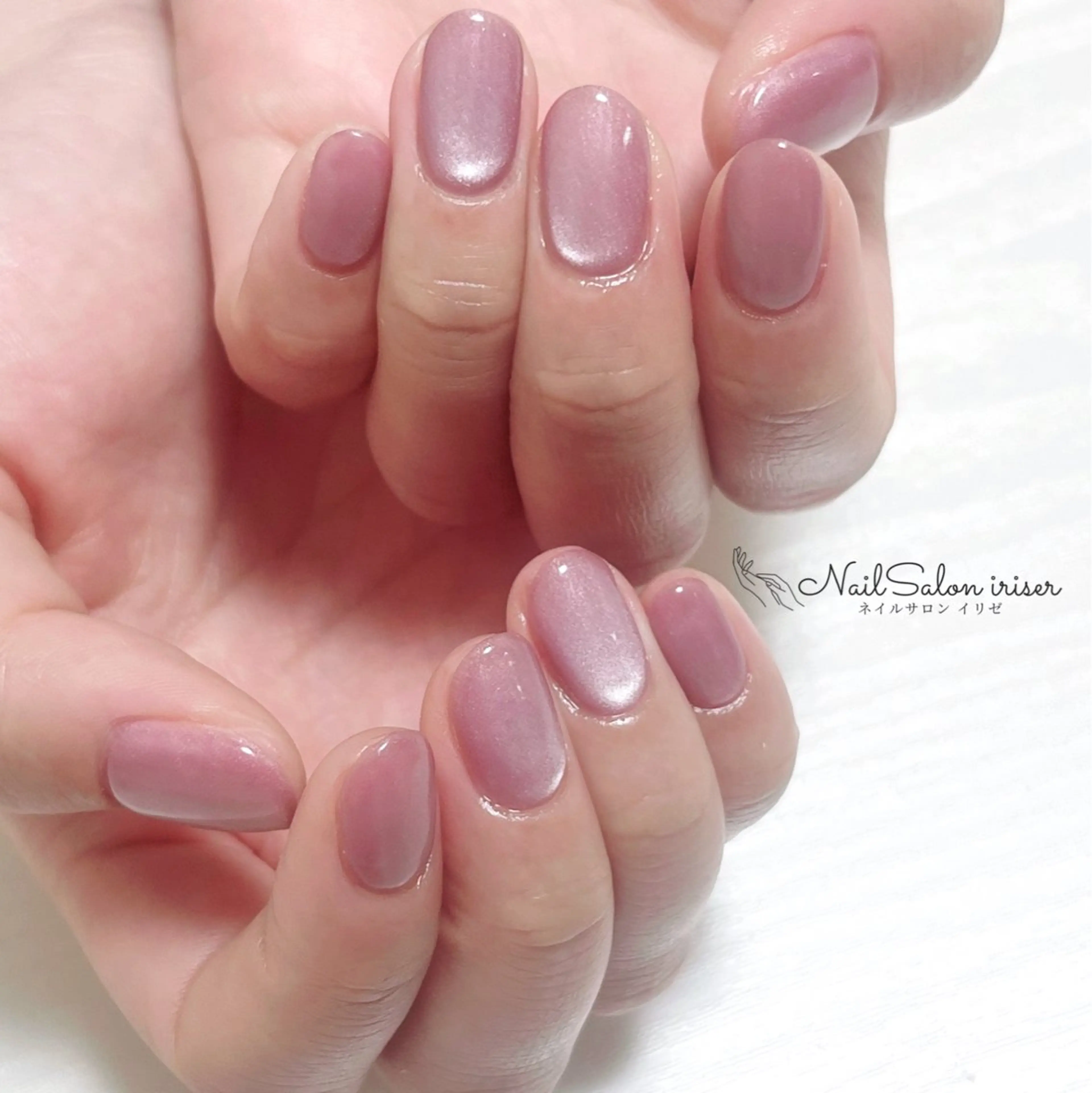 【オフ込み･現金のみ】ミニモ限定価格🌟マグネット🧲フラッシュ✨ミラーネイル ハンドモデルの写真