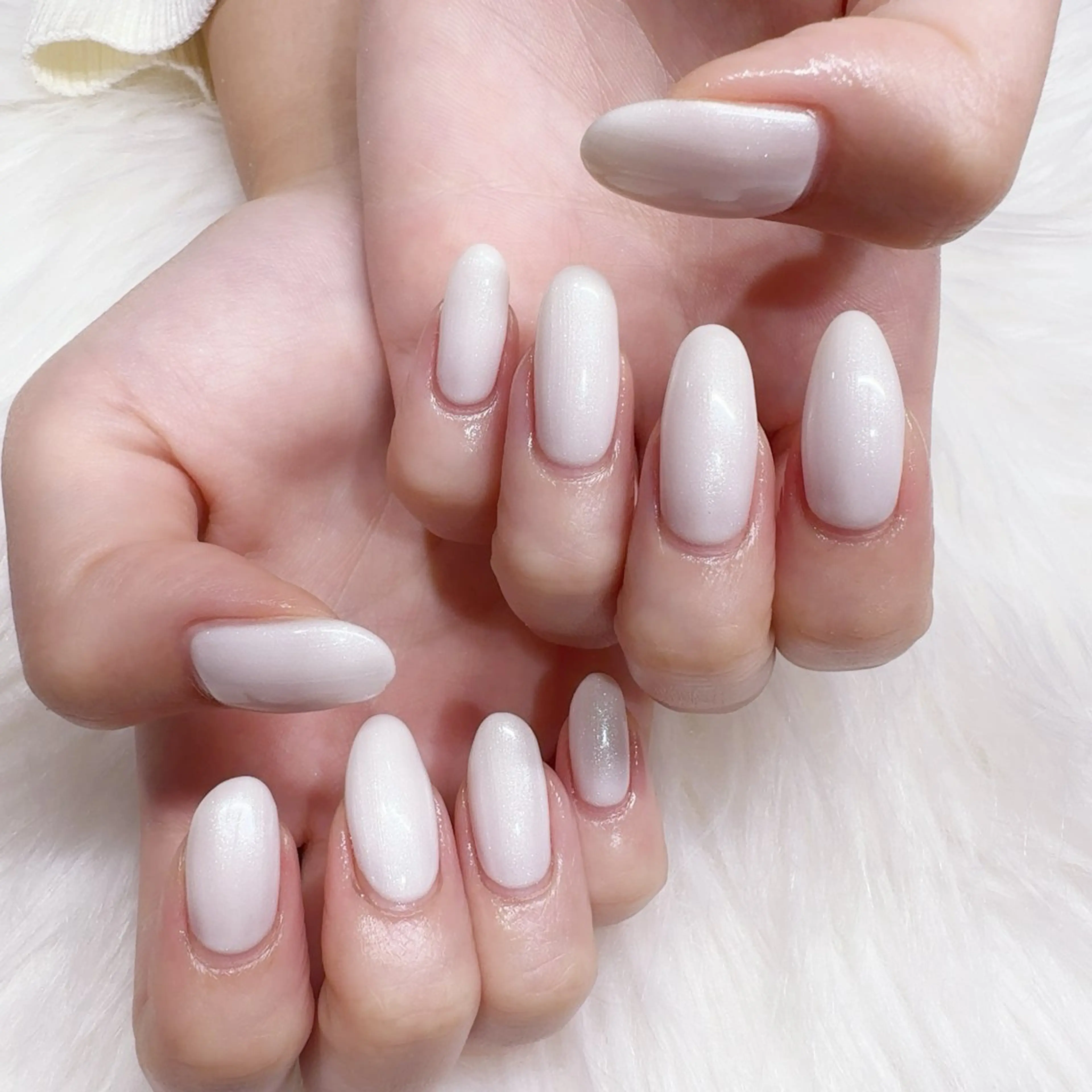 ネイル ホワイト ハンドネイル 小野澤 紗智のネイルデザイン