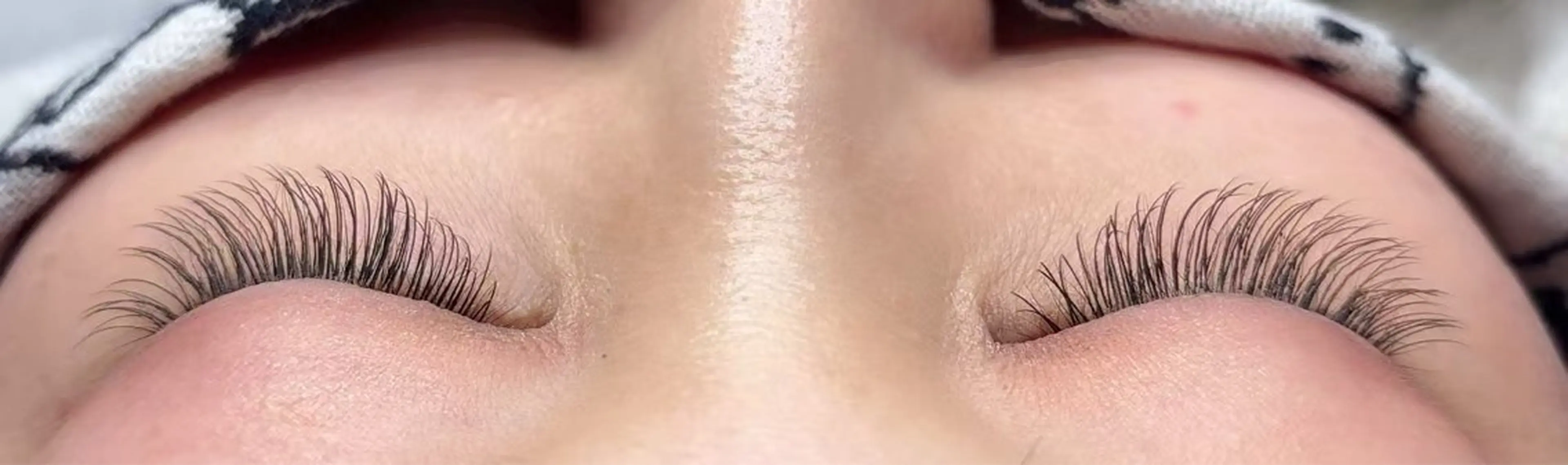 『Y型ラッシュ100束』他店オフ無料➕1週間保証付き💕美容液コーティング🌹の写真