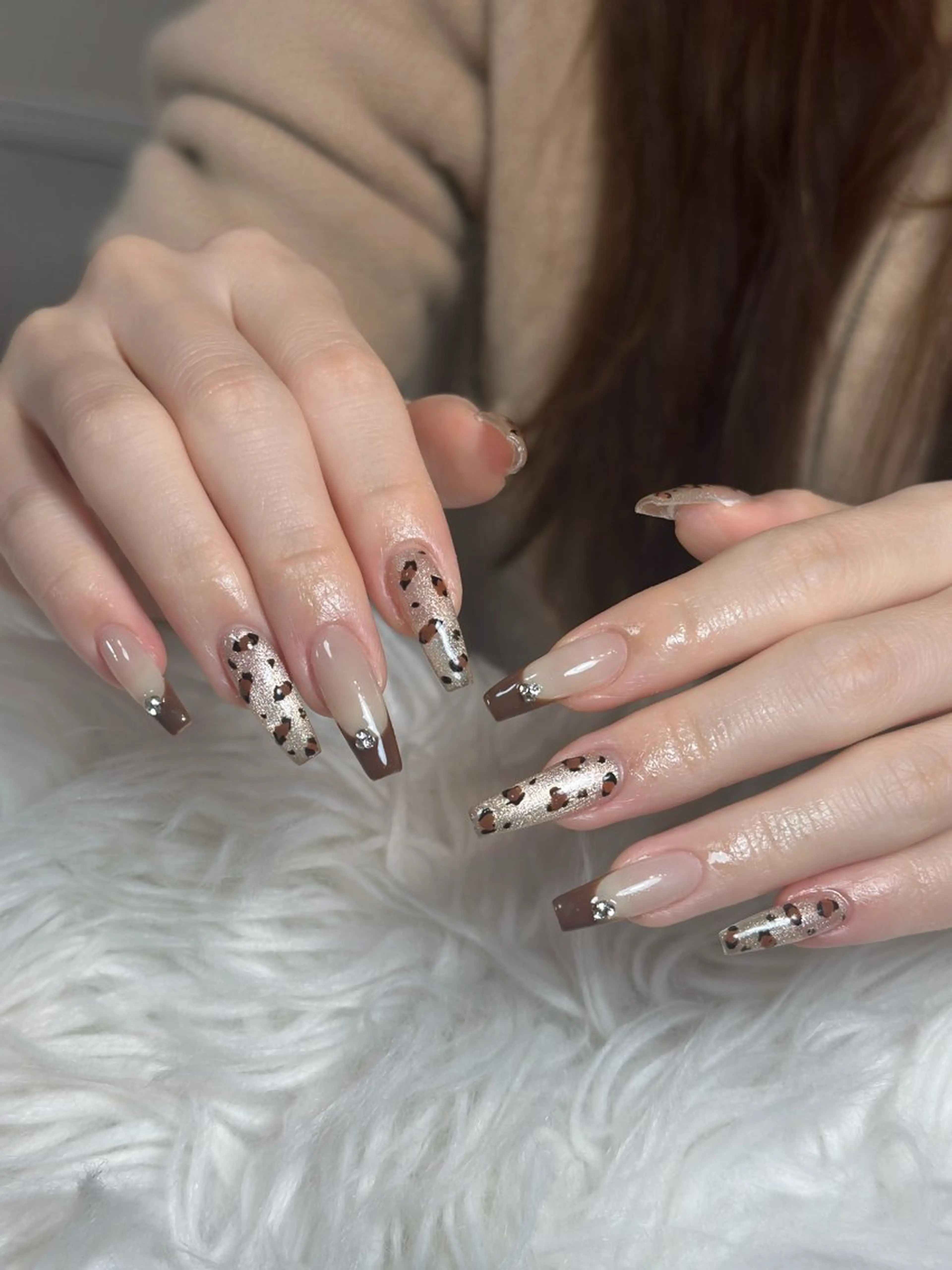 ネイル オーロラネイル ボルドー ブラウン 氷ネイル・うるうるネイル キラキラネイル ハンドネイル Julli ジュリのネイルデザイン