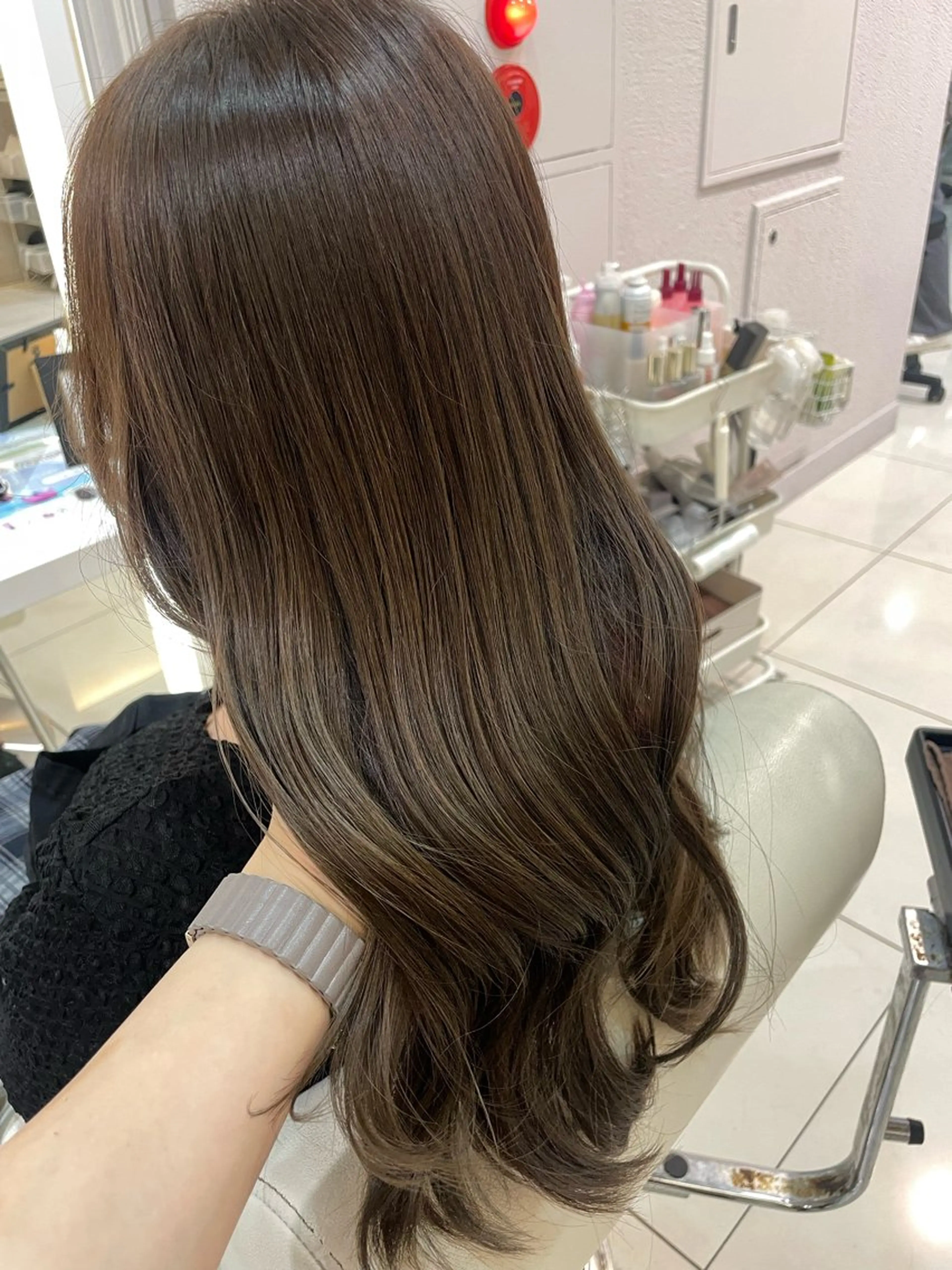 ロング カラー アッシュ イルミナカラー Euphoria 銀座店所属・Euphoria 銀座 みおこのヘアスタイル