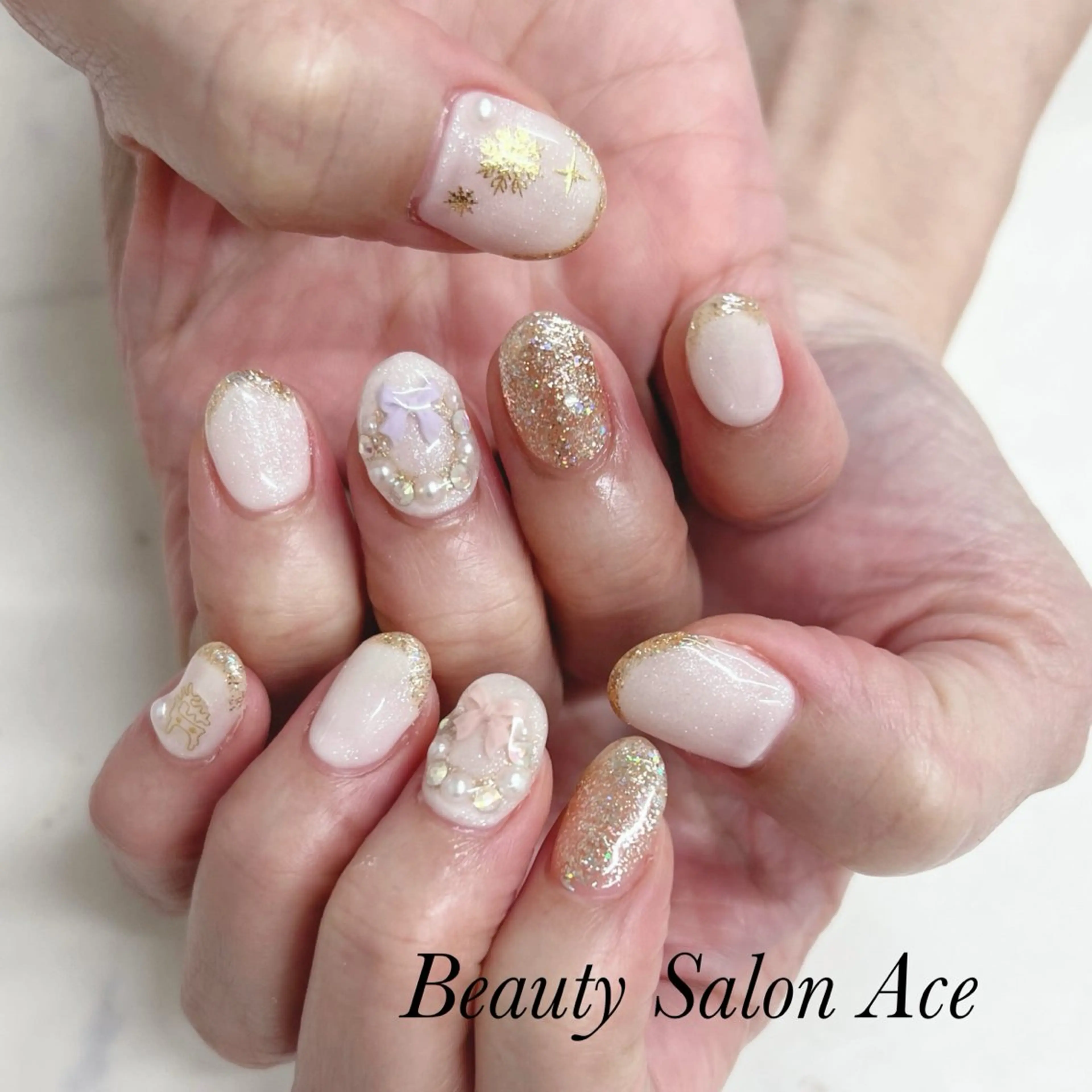 ネイル 冬ネイル クリスマス ハンドネイル ハンドケア Beauty Salon Ace(ネイルサロン エース)所属・池袋フィルイン Ace♡長さだしのネイルデザイン
