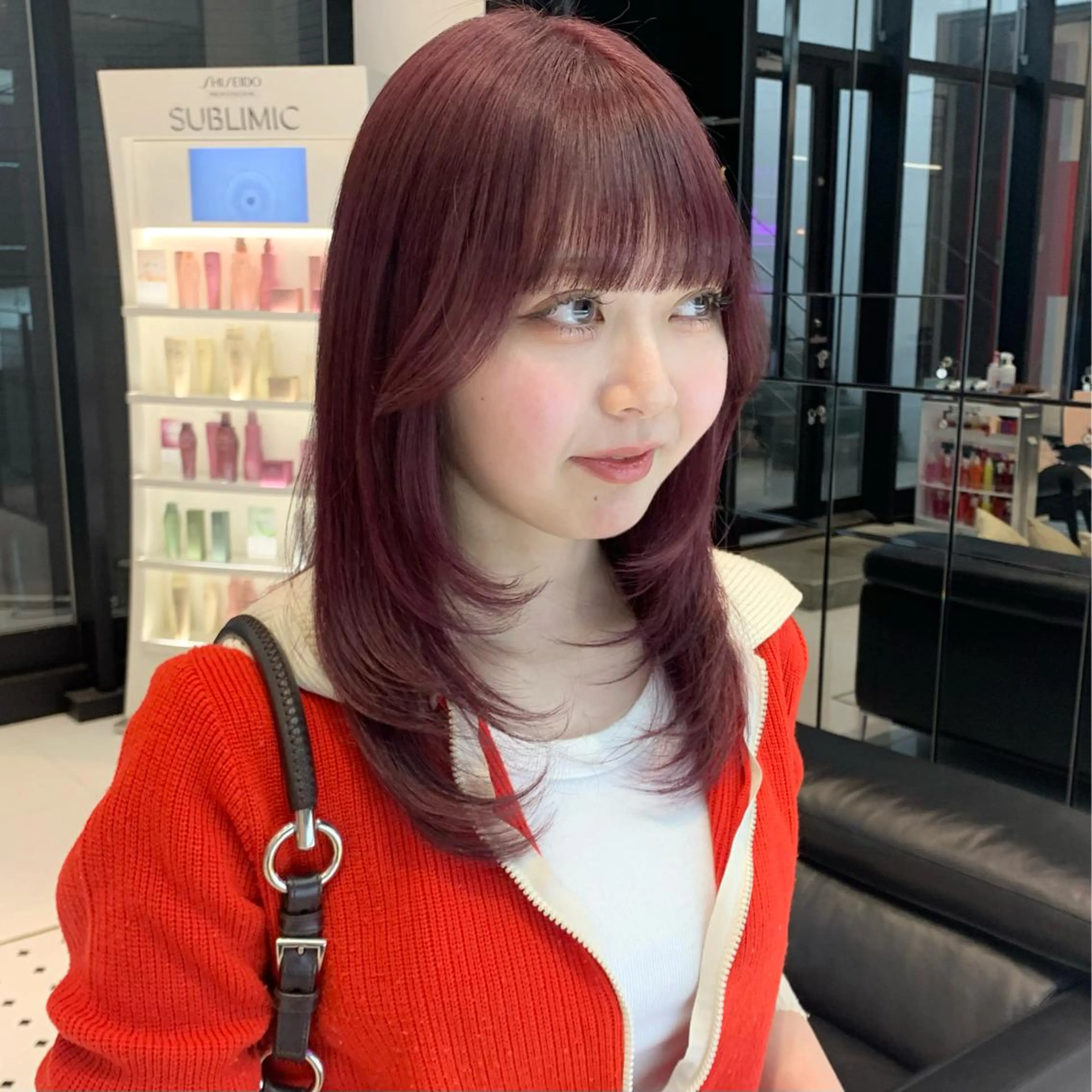 セミロング カラー レッドカラー レイヤーカット ハッシュカット/ハイ トーン/MANAMIのヘアスタイル