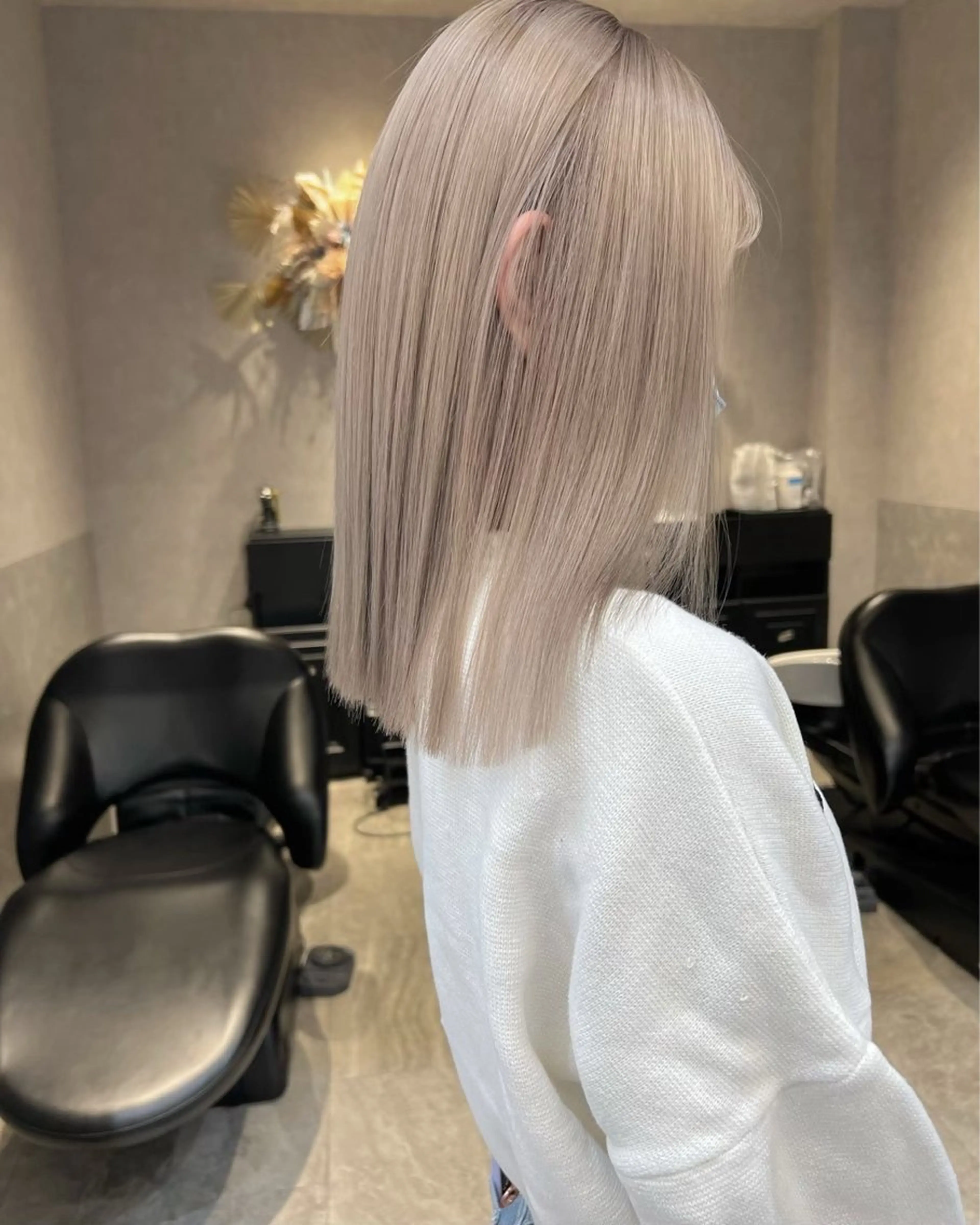 セミロング ヘアカラー トリートメント Nanami / ベージュ/グレージュのヘアスタイル