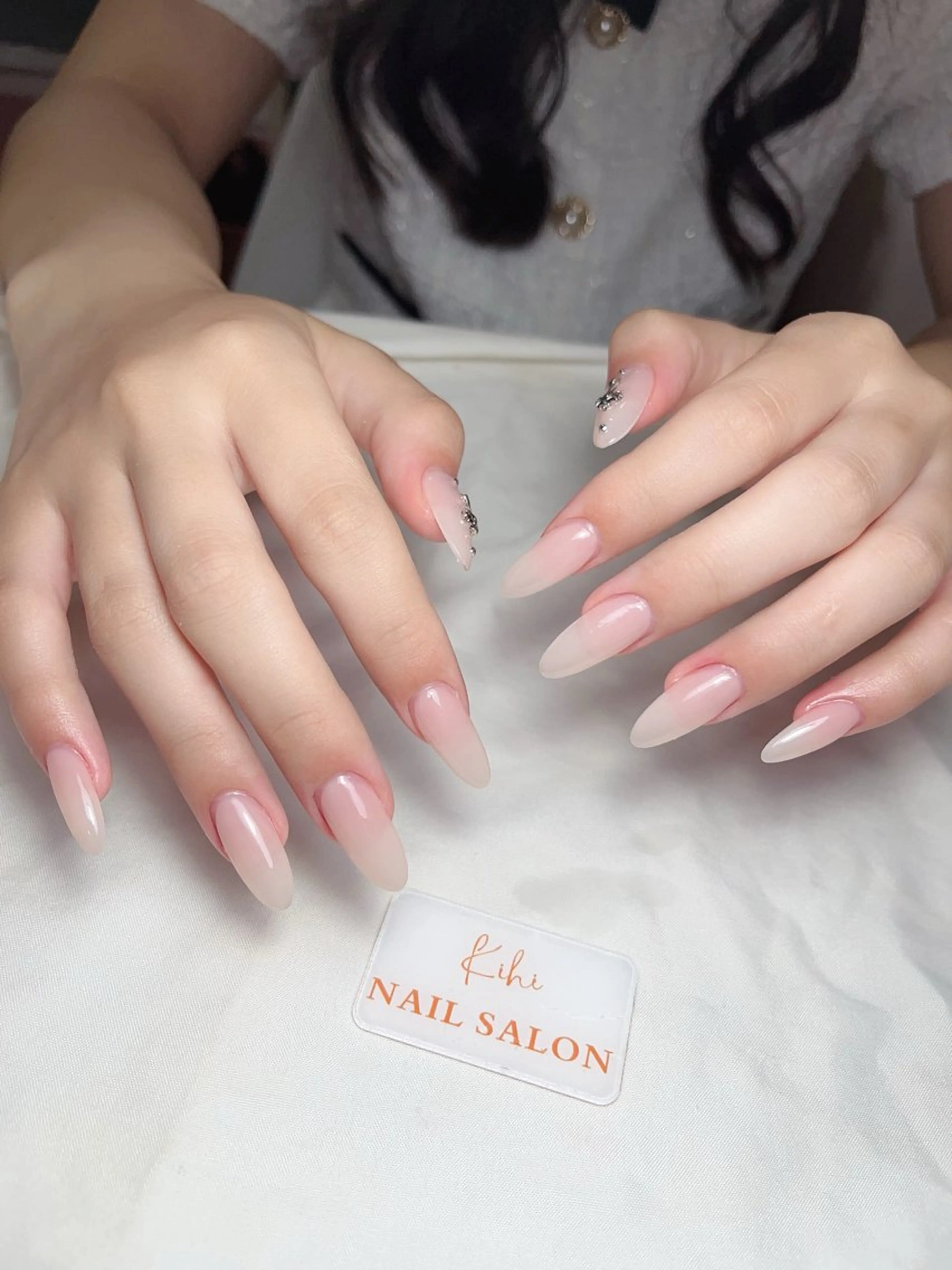 ネイル アートネイル フレンチネイル ジェルネイル グラデーション 韓国ネイル ハンドネイル 💕鈴木ユリ パラジェル/オフ無料のネイルデザイン