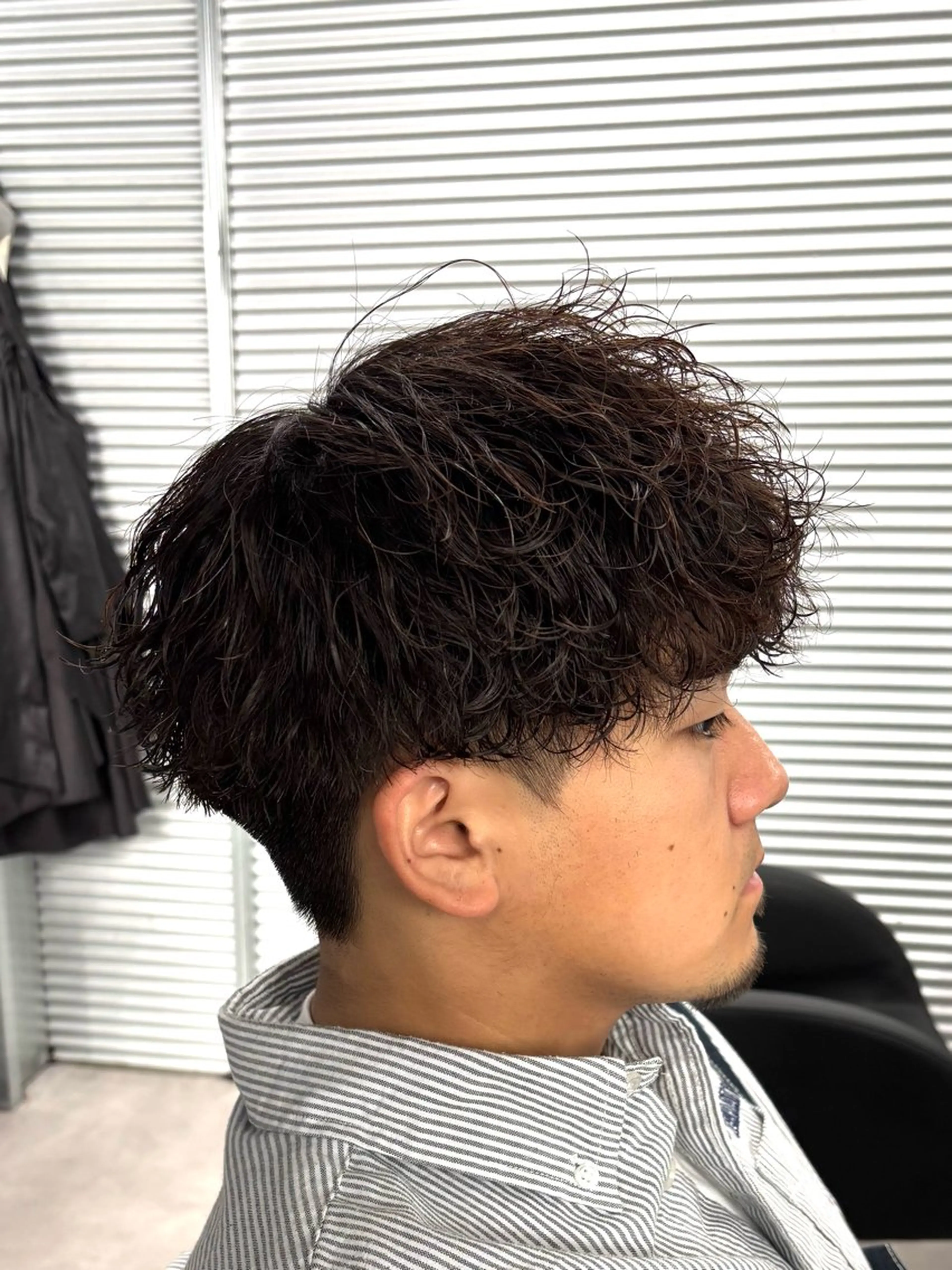 パーマ メンズ メンズパーマ 波巻きパーマ カット パーマ トリートメント 波巻き/ツイスパ/ 短髪/鈴木俊也のヘアスタイル