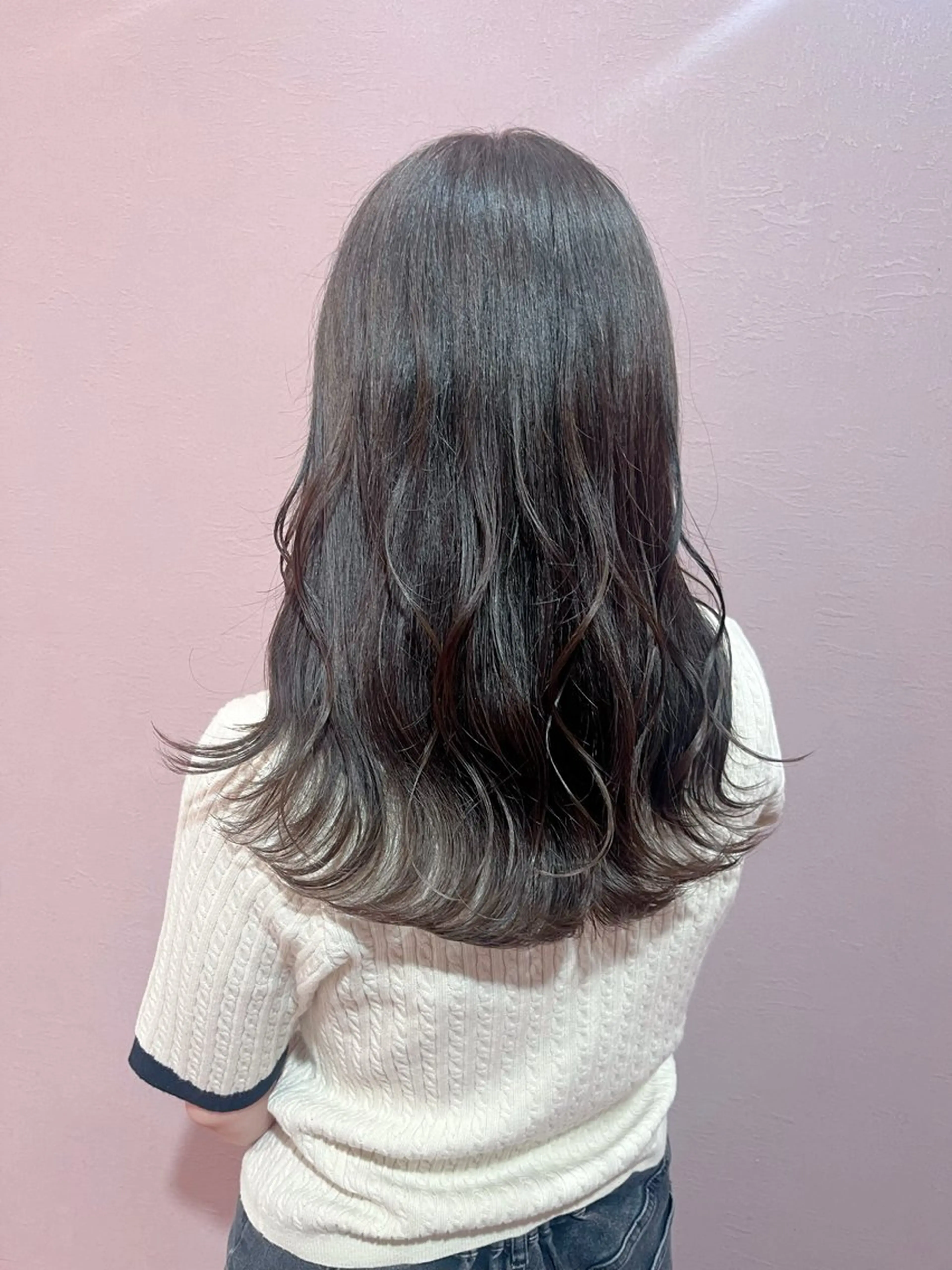 セミロング カラー グレージュ オリーブグレージュ オリーブグレー belta.🧸👒 福島未央のヘアスタイル