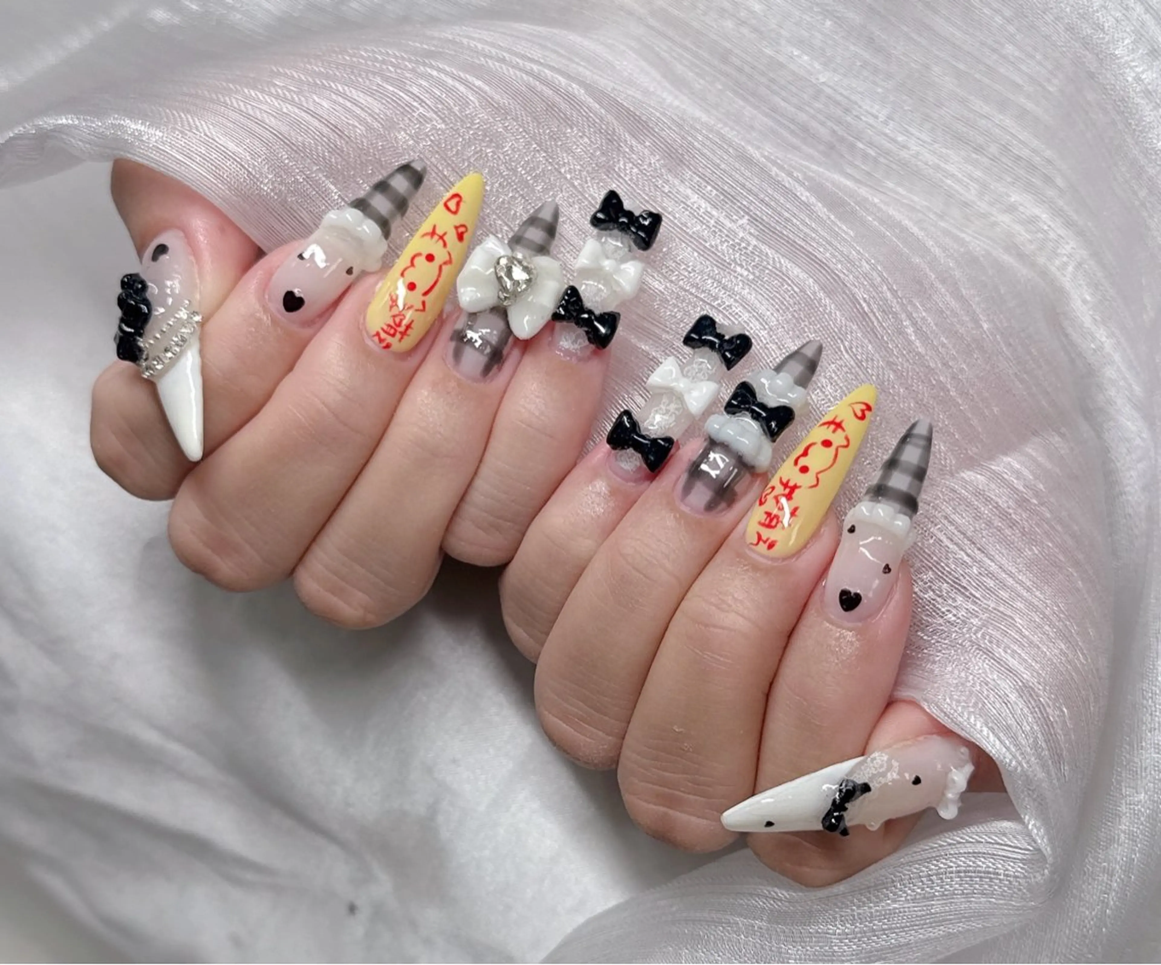 ネイル オーロラネイル チークネイル 長さ出し フットネイル フレンチネイル ハンドネイル Lee Ainのネイルデザイン