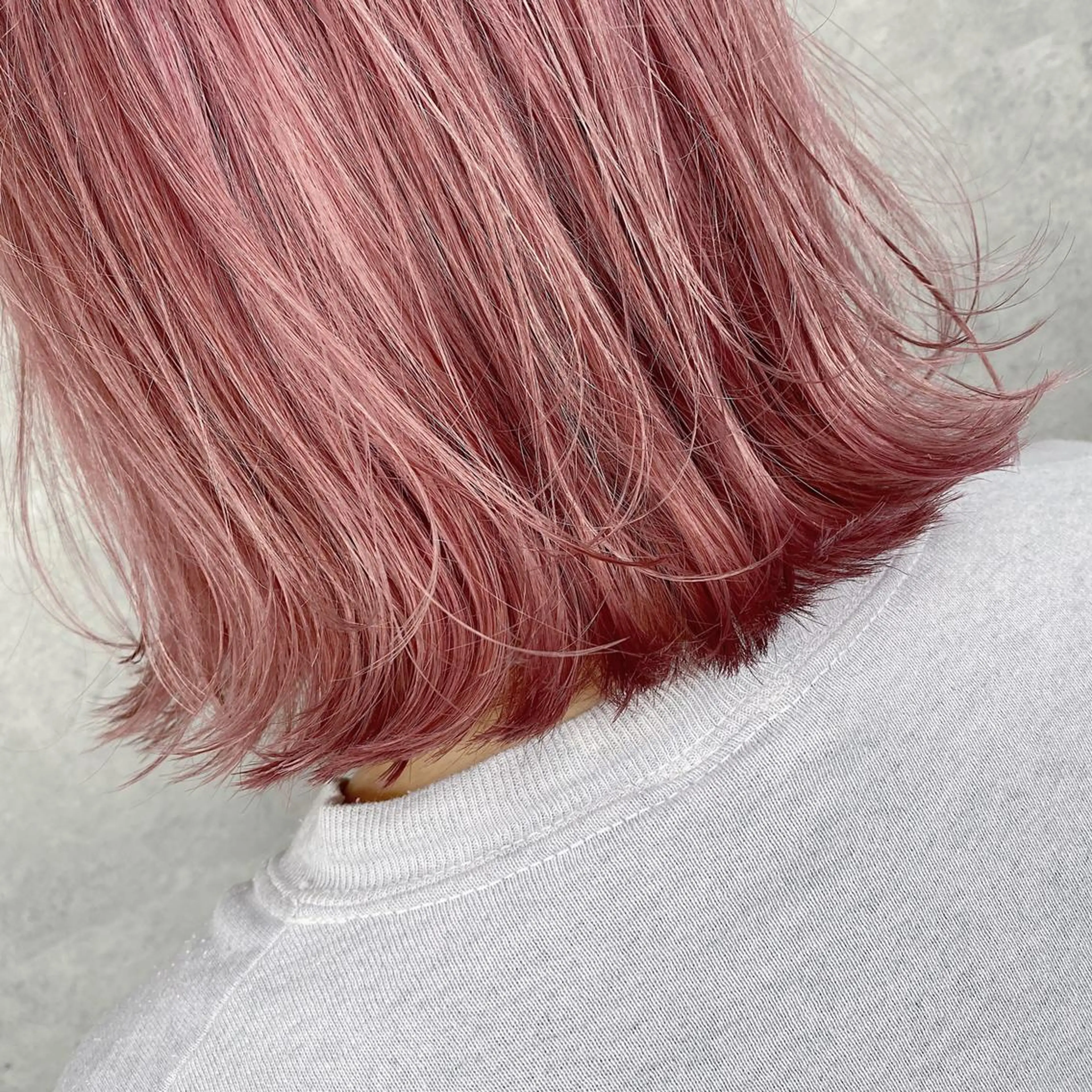 ミディアム カラー _WHITE 天王寺のヘアスタイル