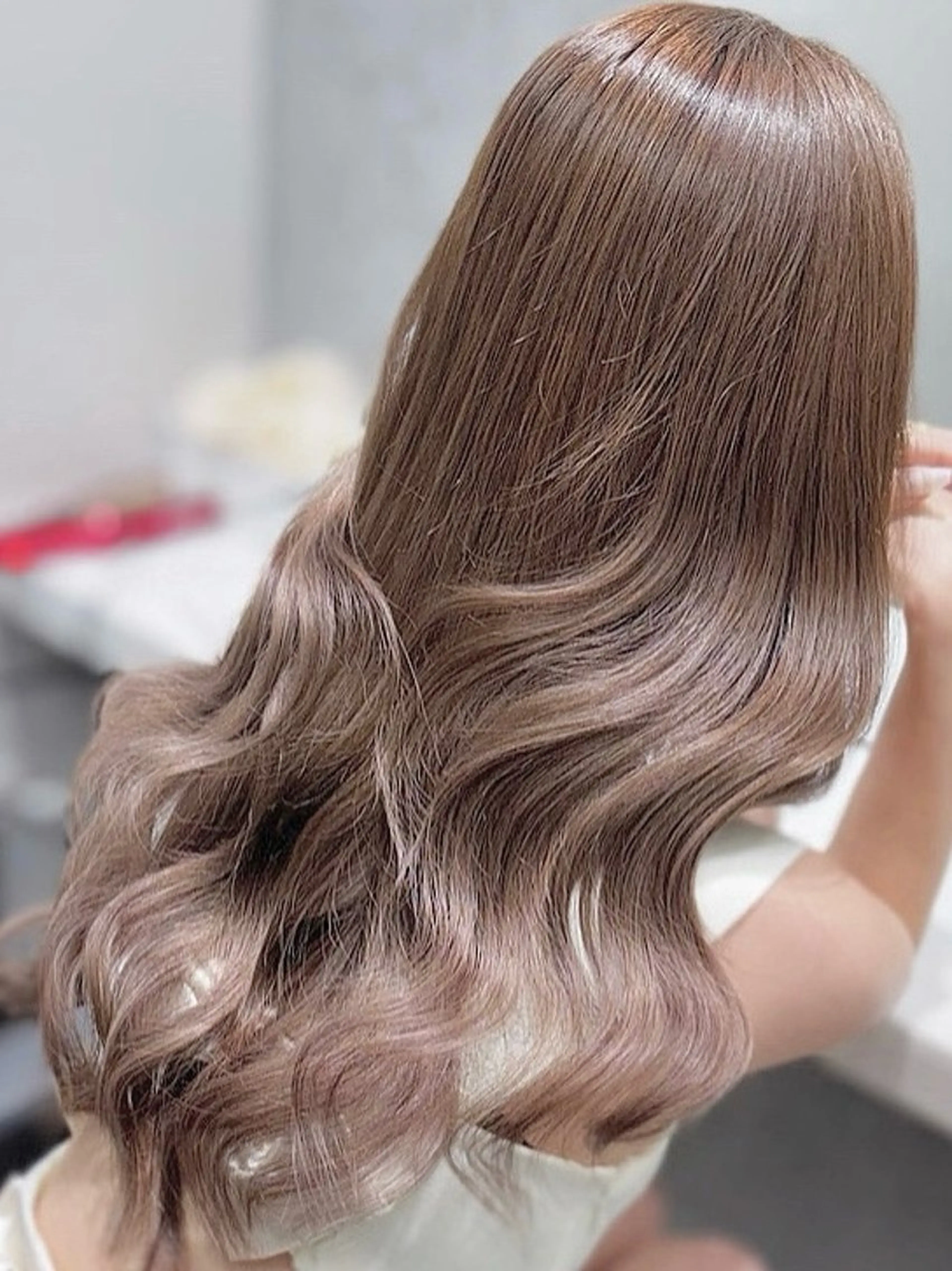 ロング カラー シールエクステ ベージュカラー ブリーチ ダブルカラー ハイトーンカラー ヘアカラー エクステ ヘアサロンelyts 表参道店のヘアスタイル