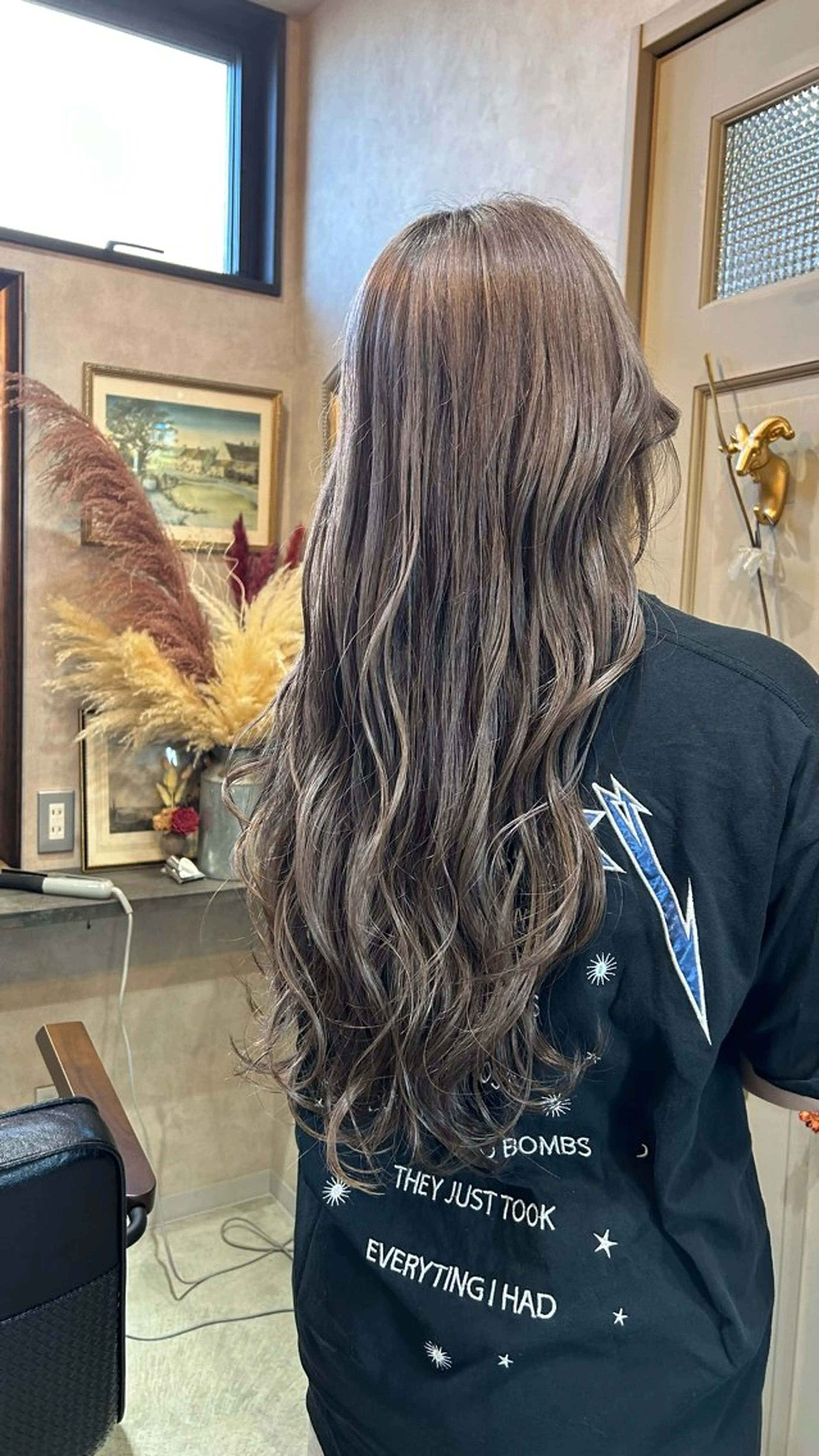 ロング カラー バレイヤージュ グレージュ レイヤーカット 西村 真実子のヘアスタイル