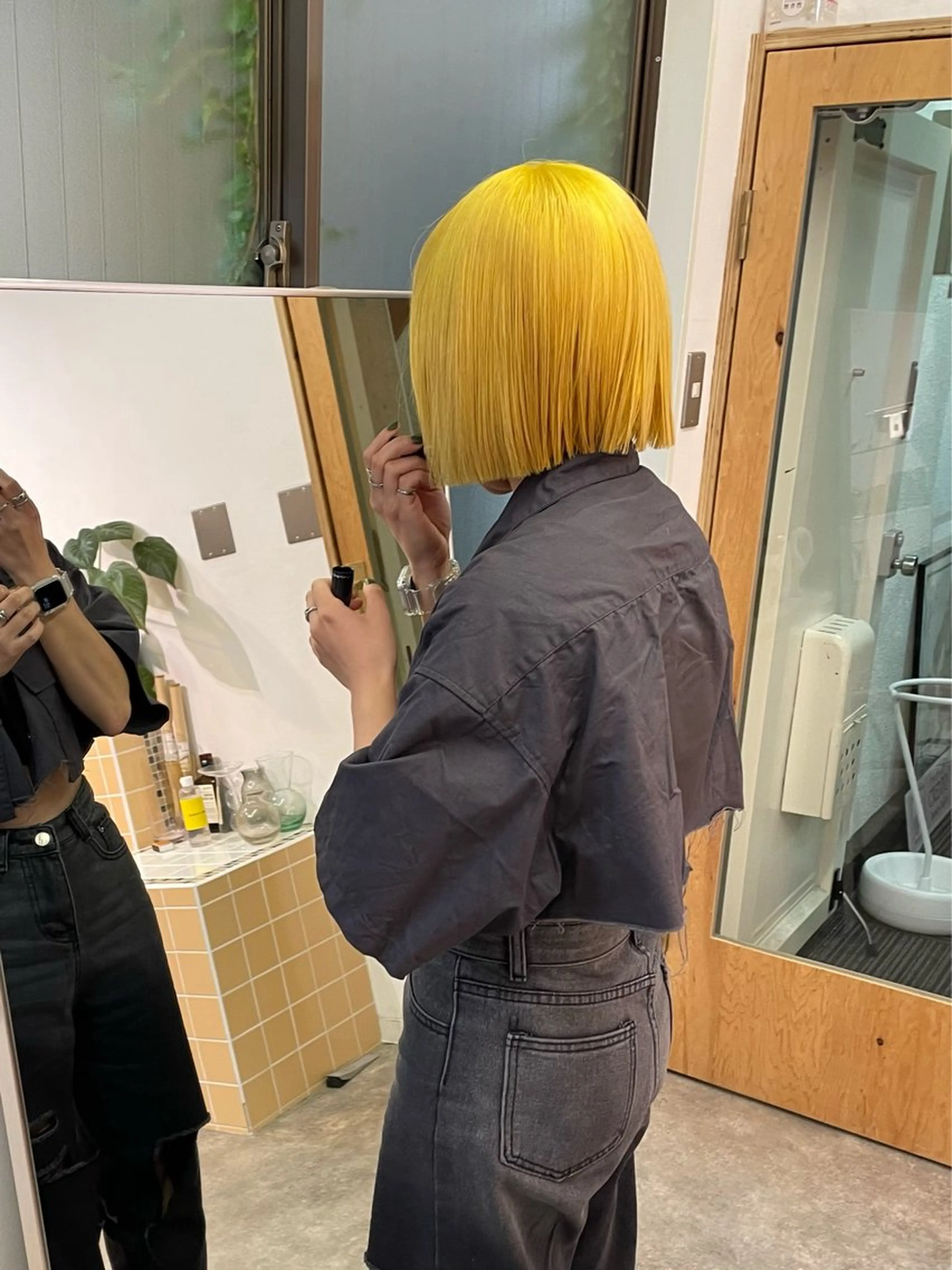 ショート カラー ブリーチ イエローカラー カット ヘアカラー Seeknext // Rukaのヘアスタイル