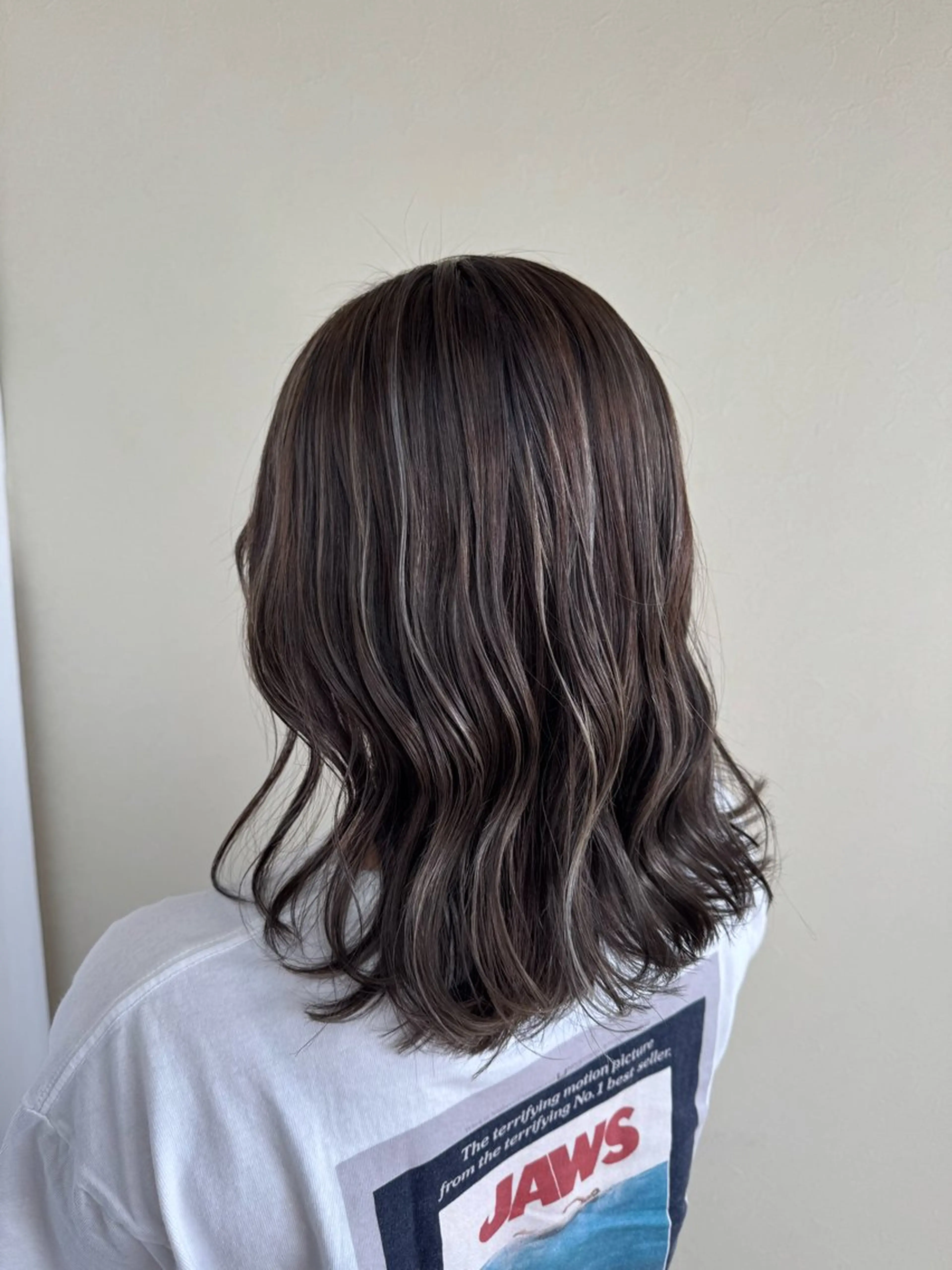 ミディアム カラー グレージュ ハイライトカラー ハイライト ハイライトカラー✨ グレージュ✨鎌倉光洋のヘアスタイル
