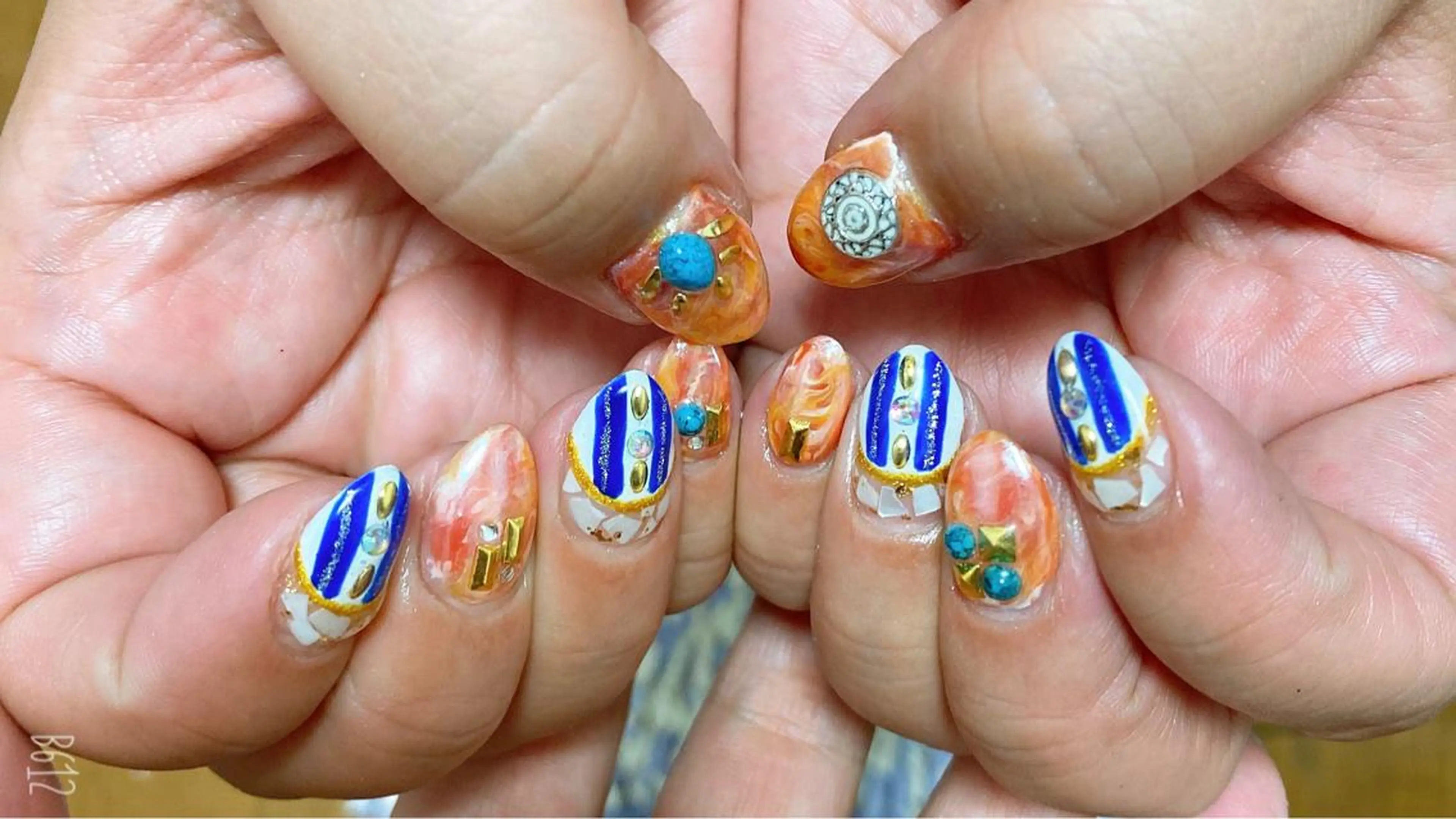 ネイル The Best Beauty受付担当のヘアスタイル