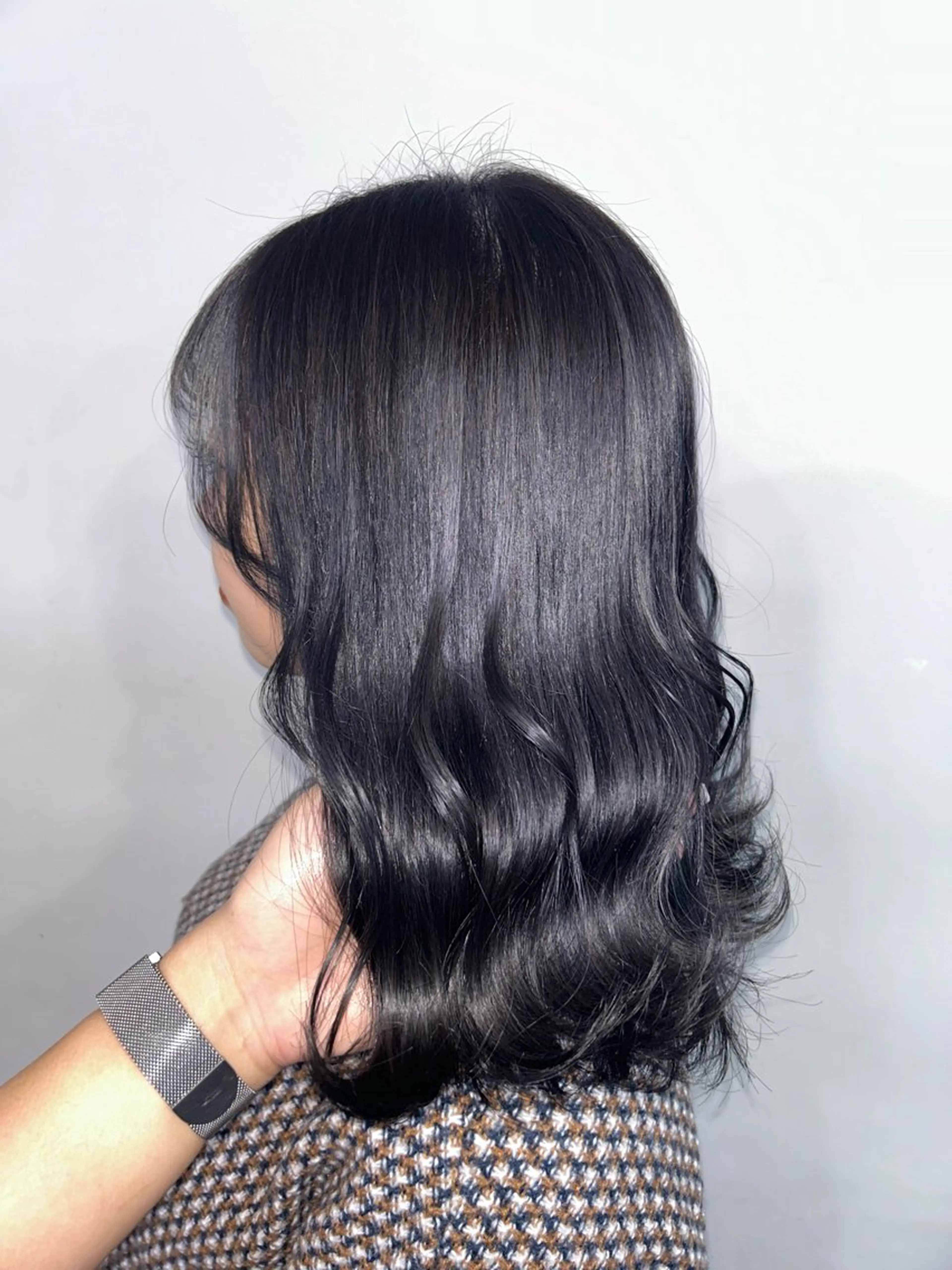 セミロング ヘアカラー SOYON所属・艶髪✖️ハイトーン 🫧YURIA🫧のヘアスタイル