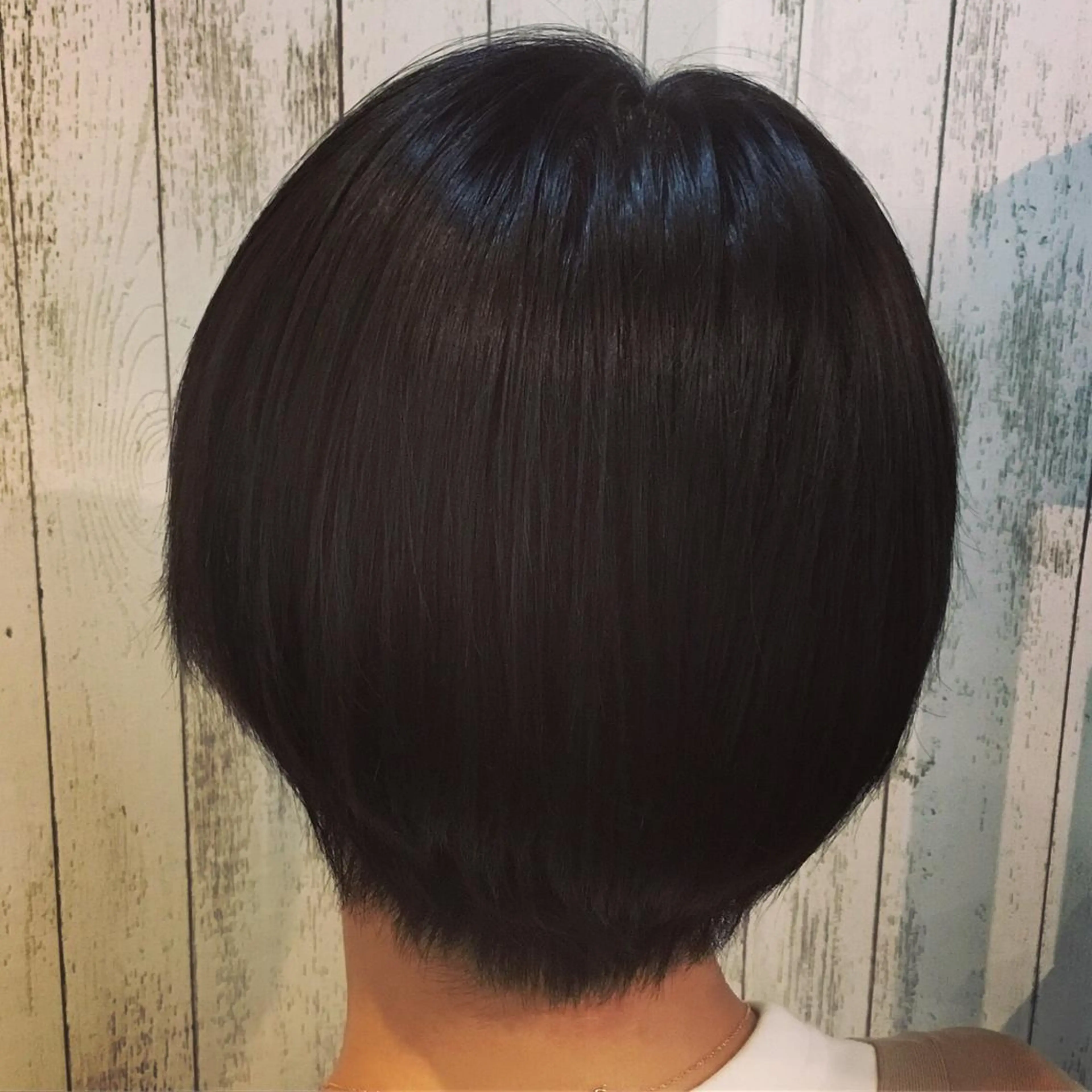 ショート カラー パーマ embrace エンブレイスのヘアスタイル