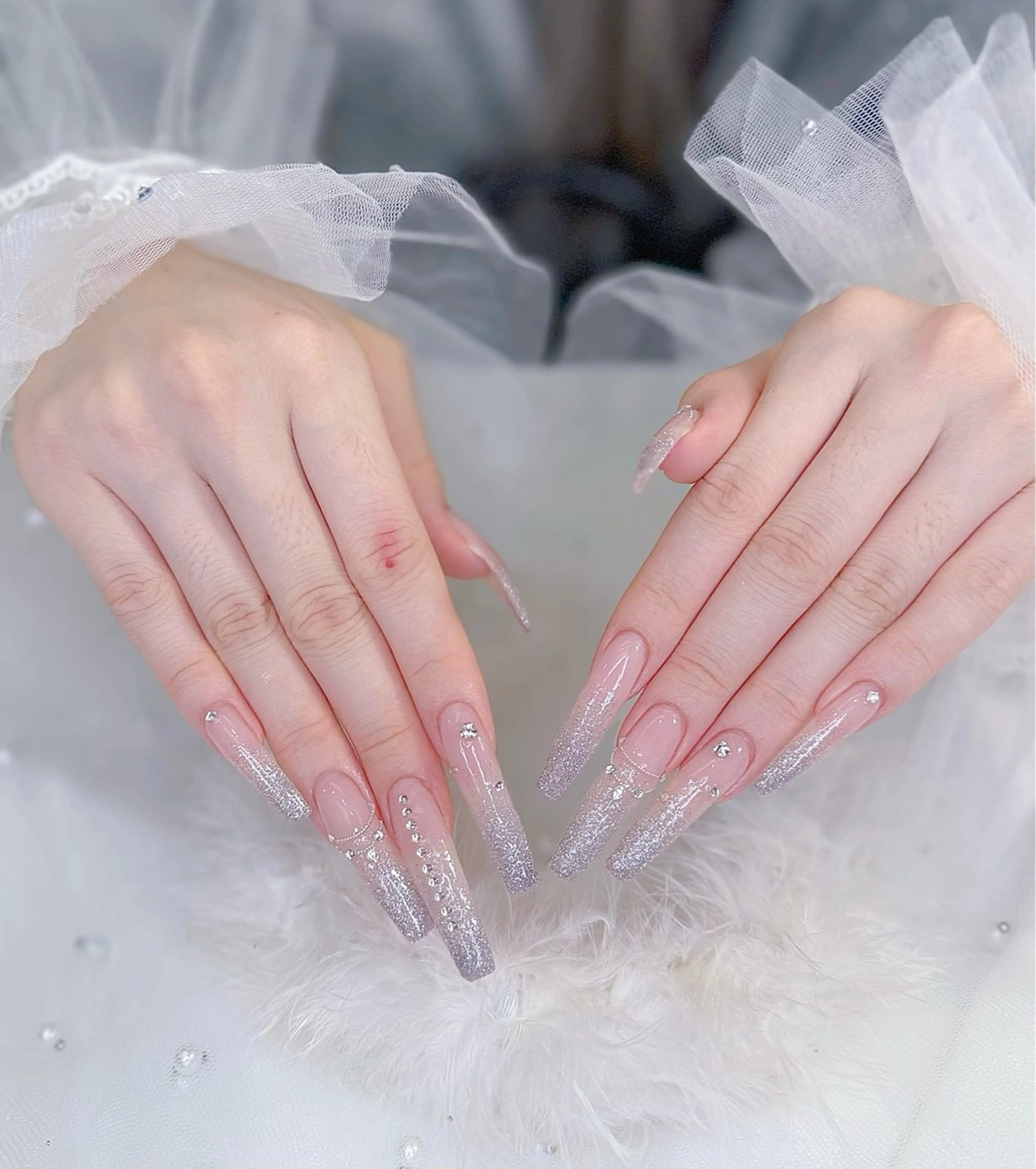 セミロング ハンドネイル Bibi beauty spa Osaka所属・Bibi nail Osakaのネイルデザイン