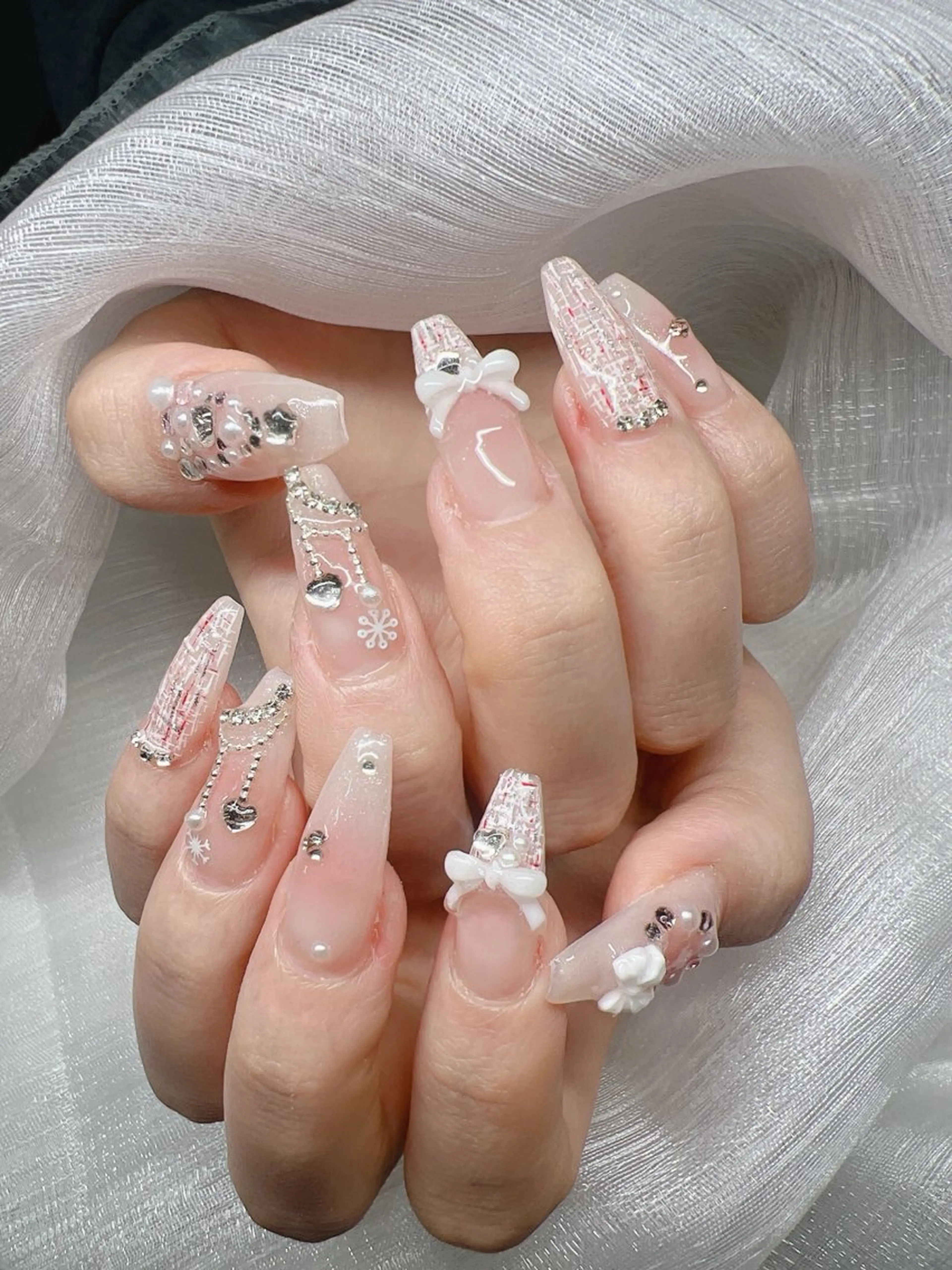 ネイル 長さ出し グラデーション 卒業式 キラキラネイル マグネットネイル ハンドネイル Lee Nails チップ長さだし専門店のネイルデザイン