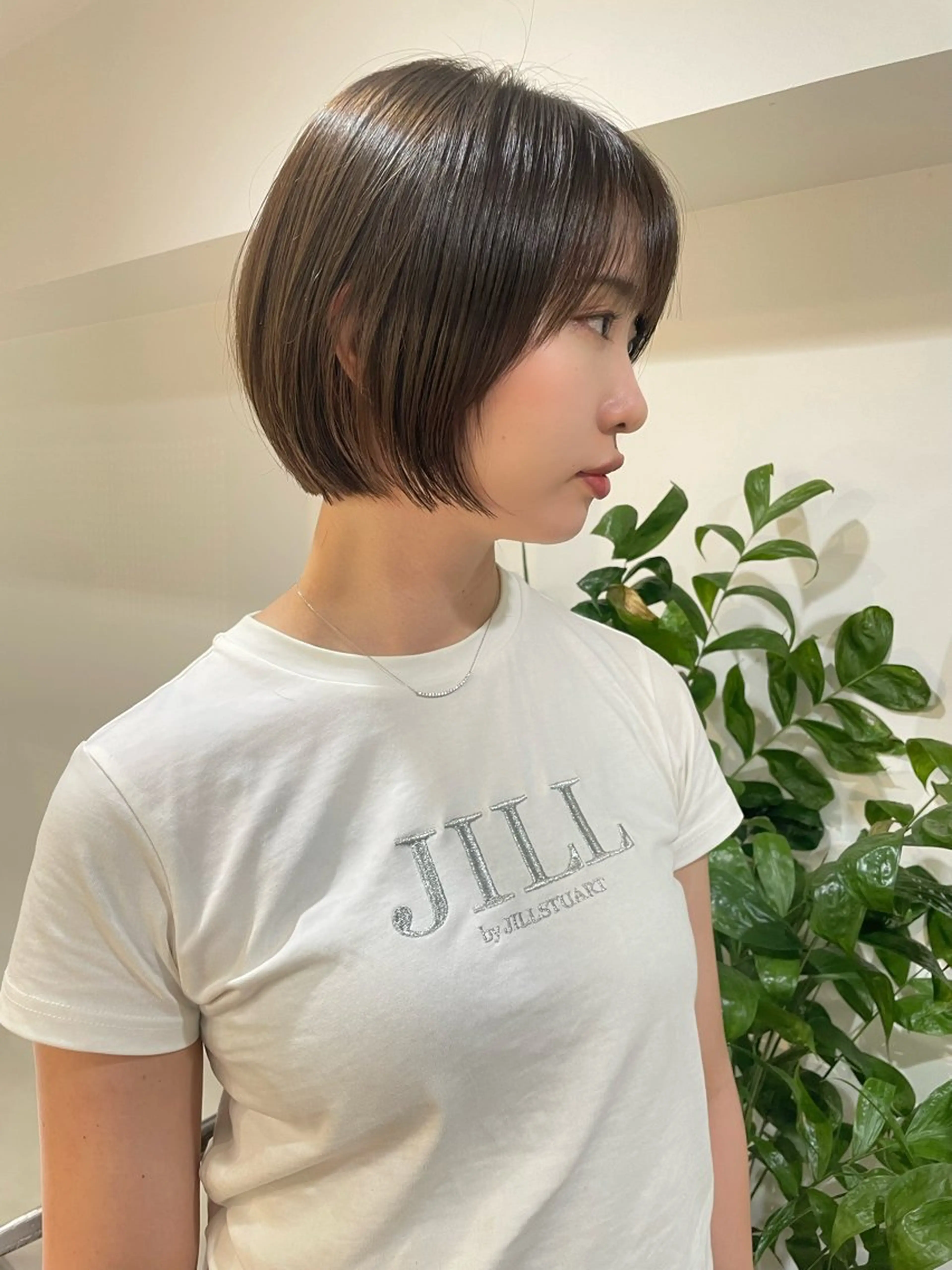 ショート ⭐ハイトーンブリーチ ミルクティーピンクのヘアスタイル