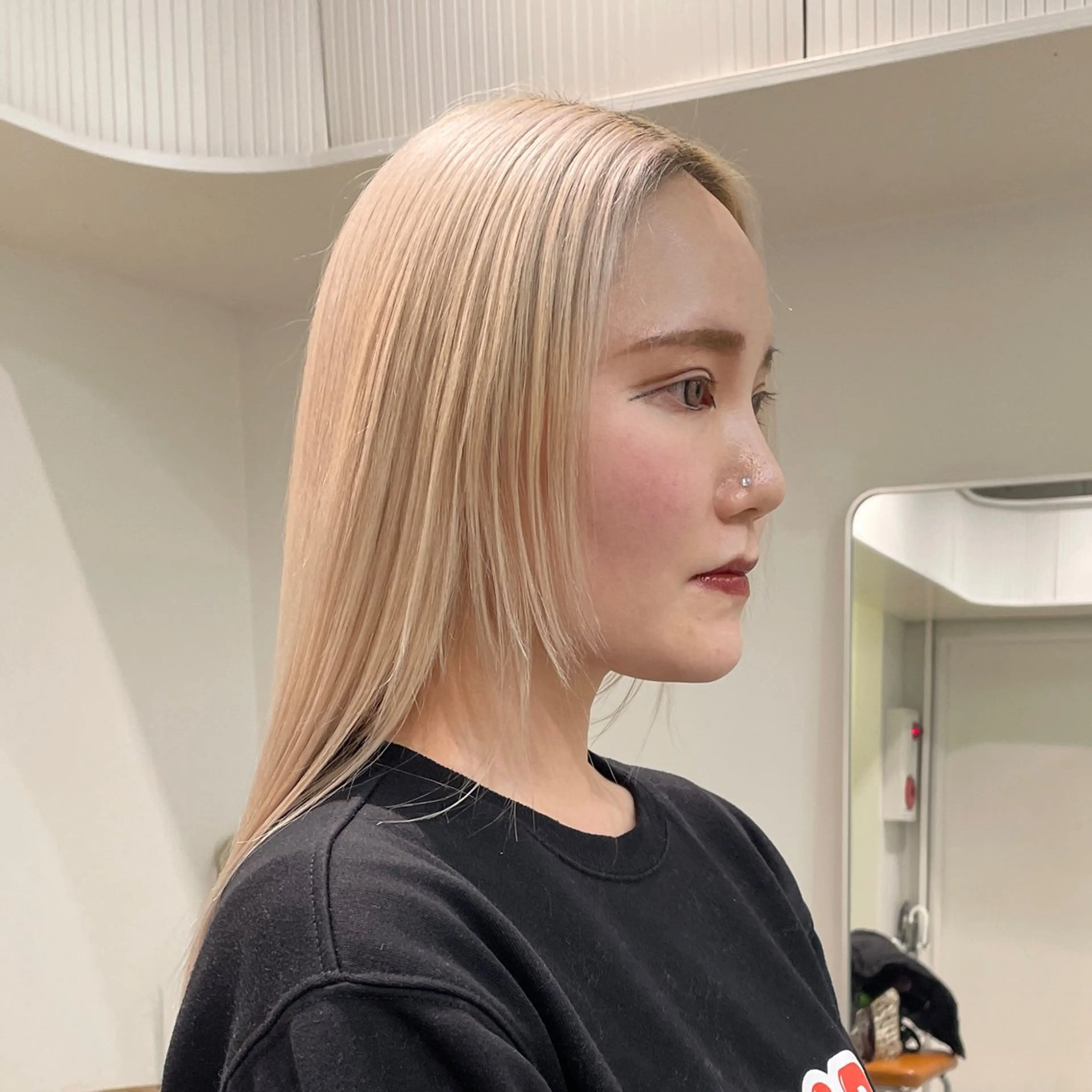 ロング カラー ブリーチ 抜きっぱなしブロンド ブロンド デザインカラー ホワイトブロンド ヘアカラー トリートメント ヘアセット ブロンド・ハイトーン ／遠藤将太のヘアスタイル