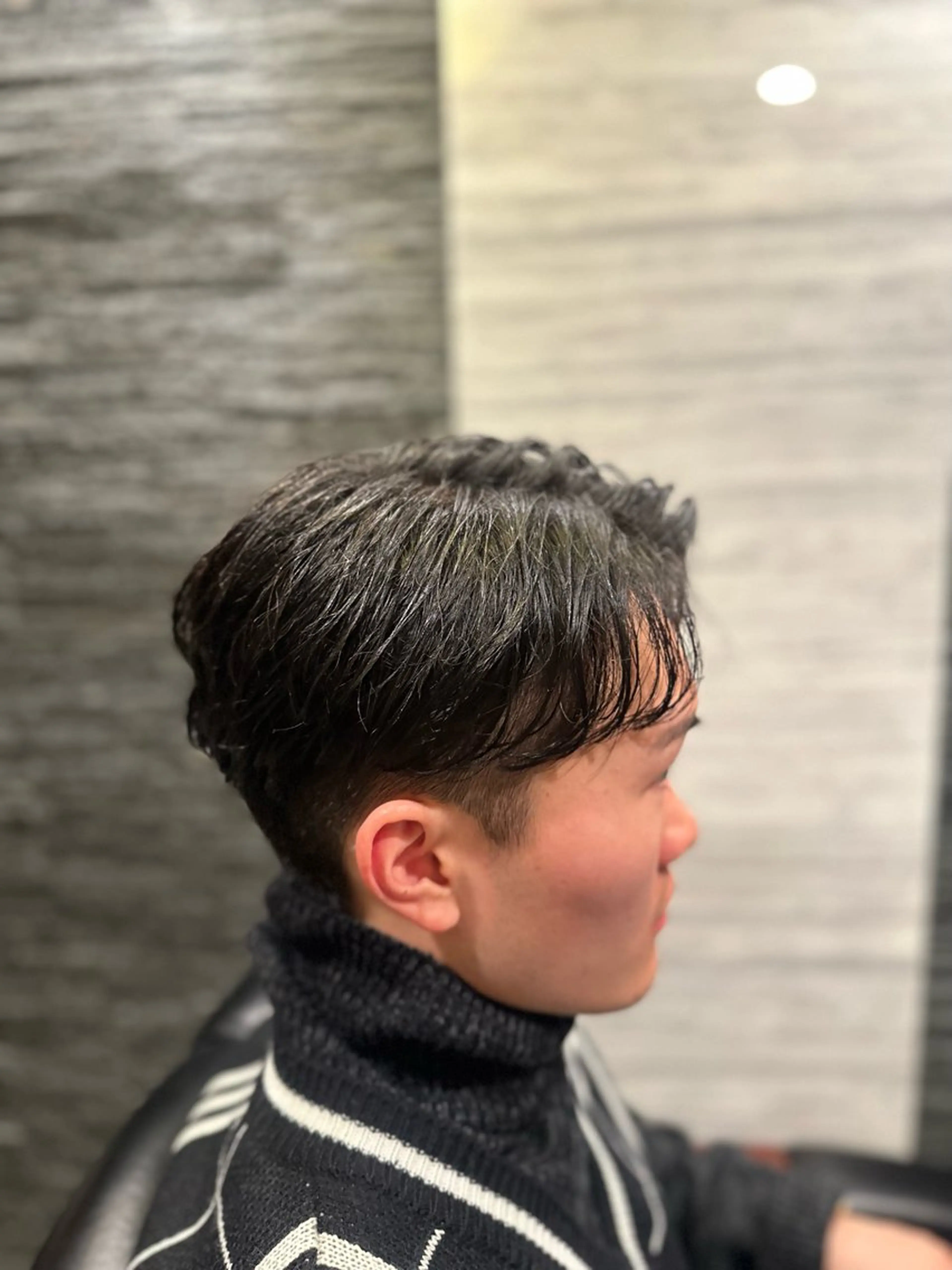 ミディアム メンズ ヒロ銀座 東京駅八重洲店所属・【メンズ専門】🔥 カミマンのヘアスタイル