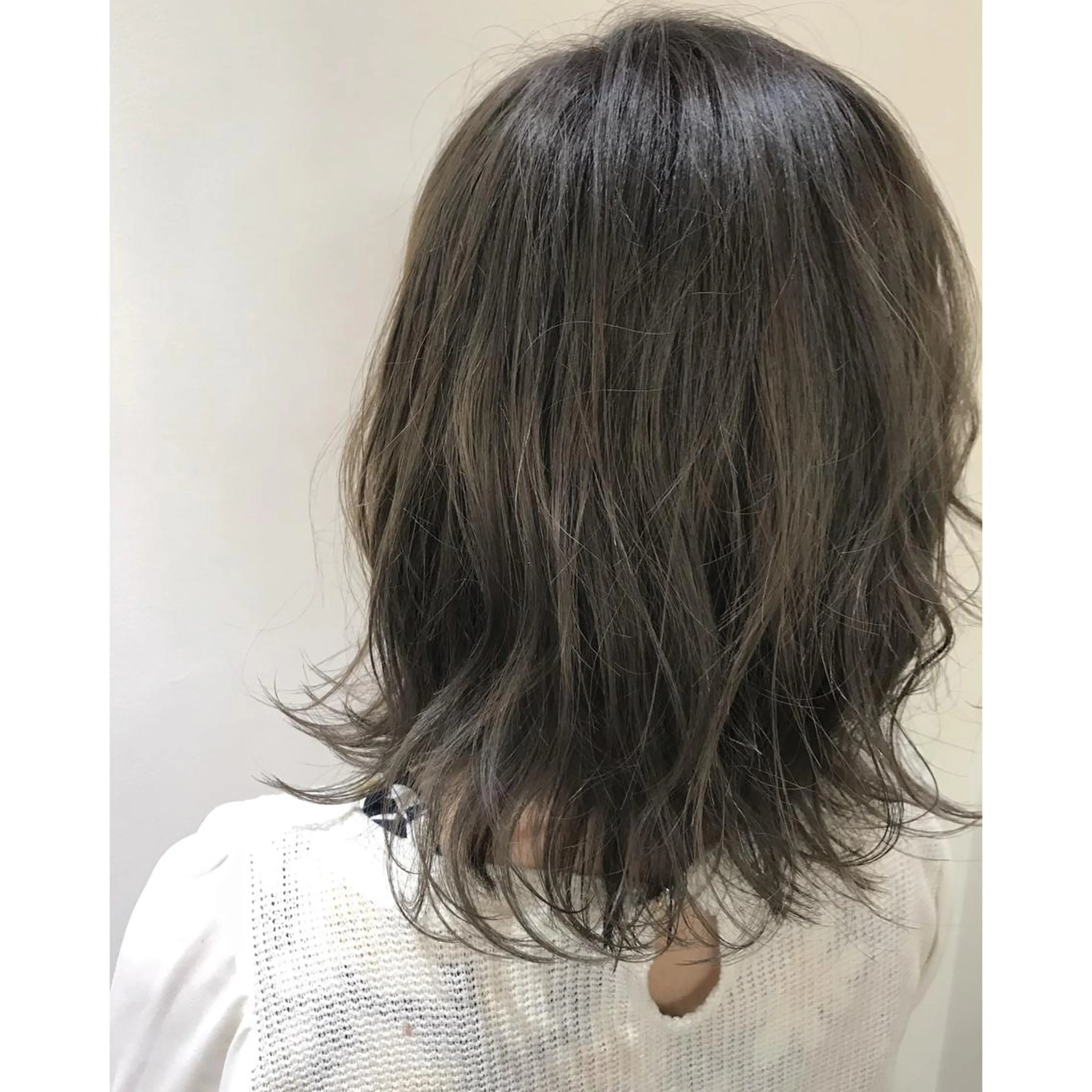 ミディアム カラー アディクシーカラー ブリーチ トリートメント 坂西 春果のマツエク・マツパデザイン