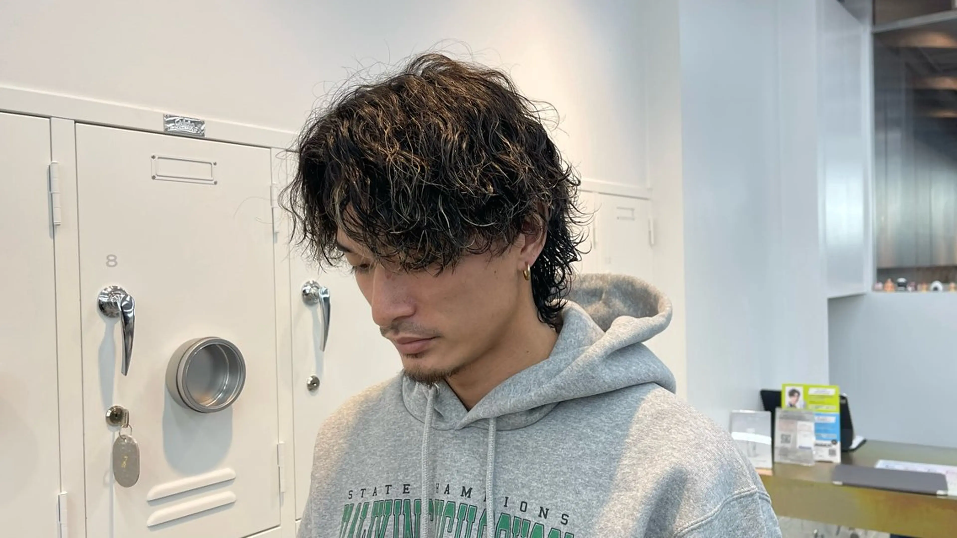 ショート カラー パーマ メンズ キッズ メンズパーマ 波巻きパーマ 栄💗メンズパーマ| ハイトーン|haruのヘアスタイル