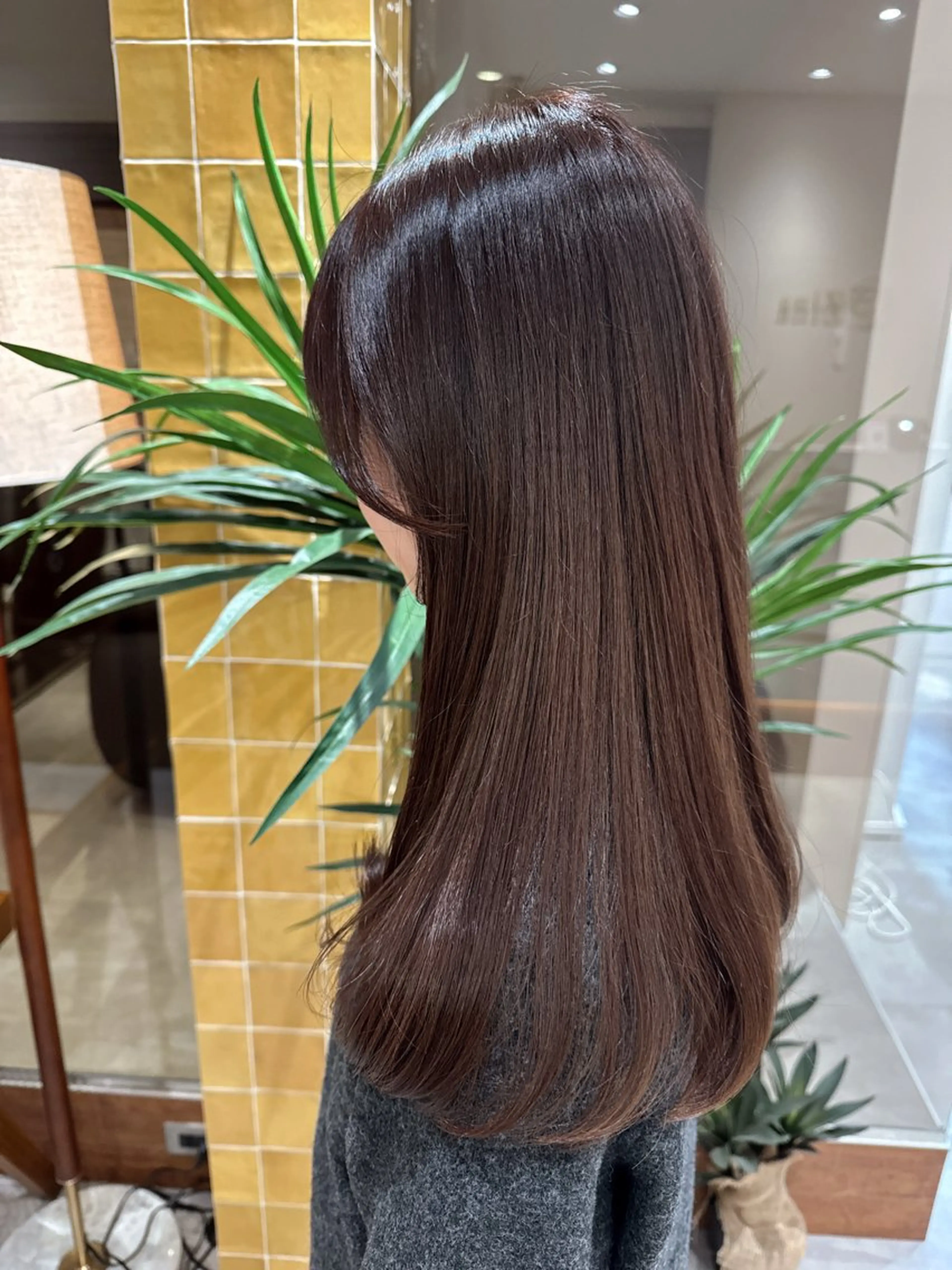 セミロング カラー 透明感のあるモテ艶髪 🫧AYAKAのヘアスタイル