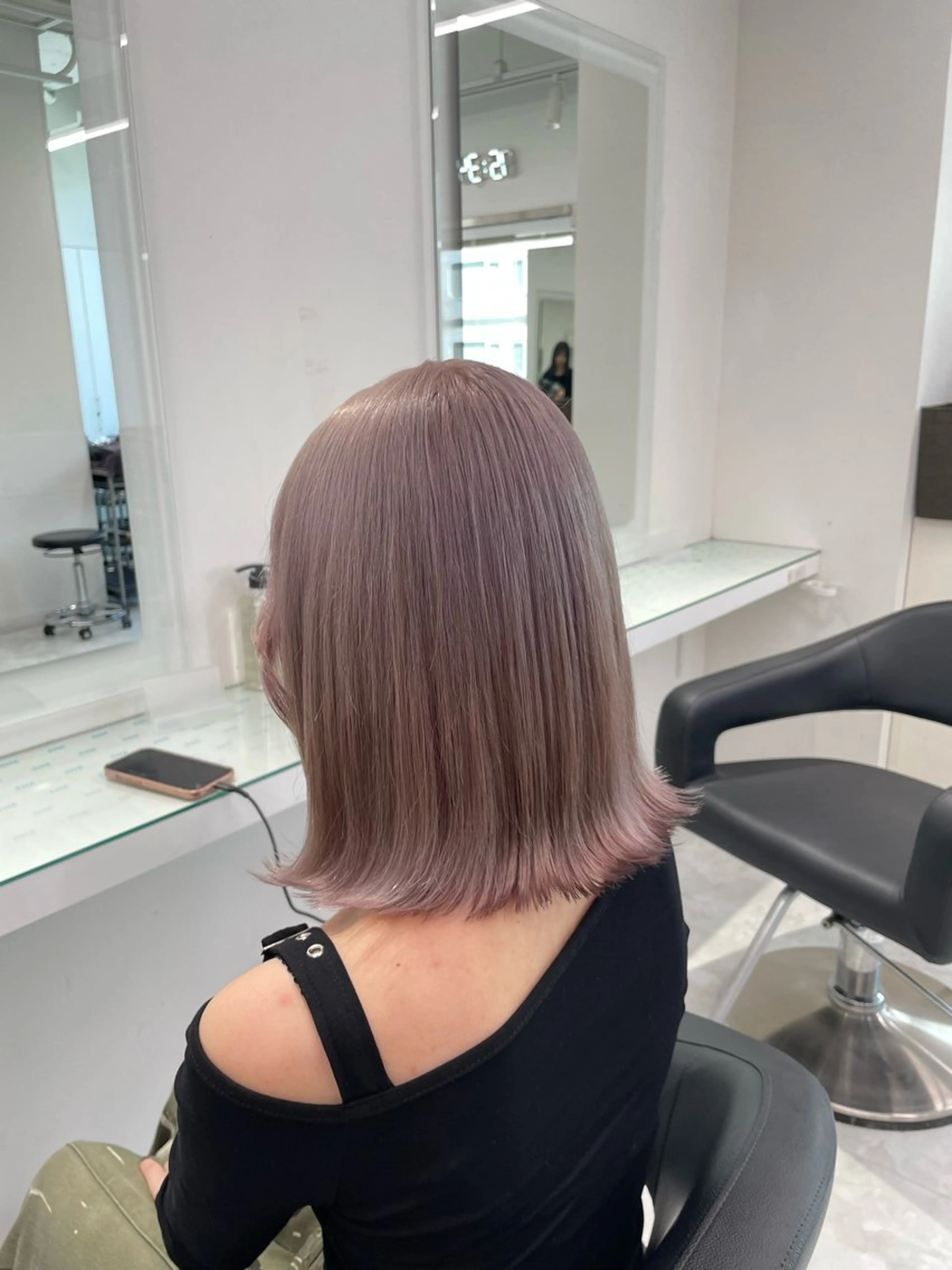 ミディアム カラー ヘアカラー ハイトーン艶カラー 🤍ゆうひのヘアスタイル