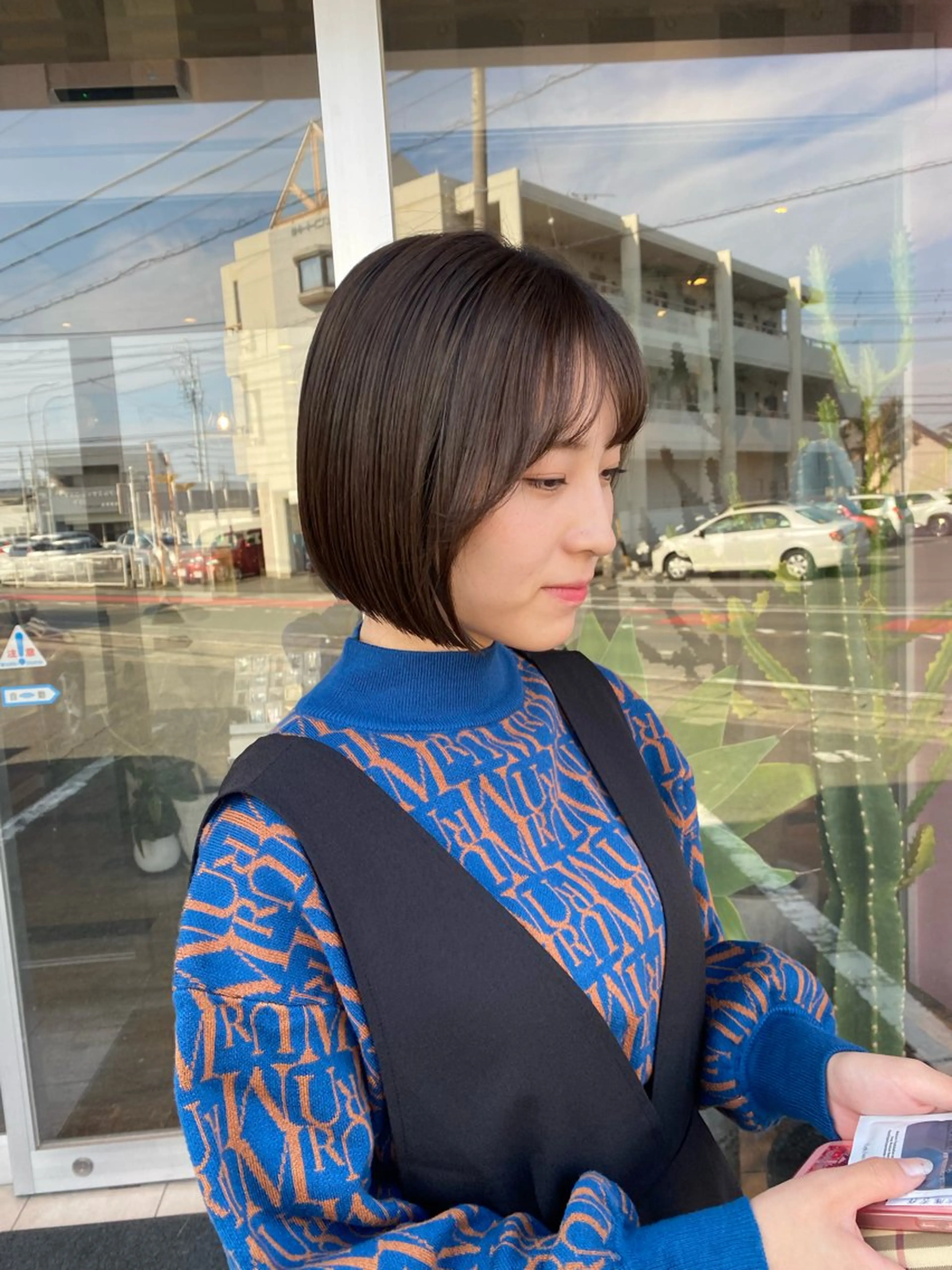 ショート カラー 切りっぱなしボブ 透明感カラー ダブルカラー ボブ 顔周りカット 成人式カラー/ダブル カラー🧸こころのヘアスタイル