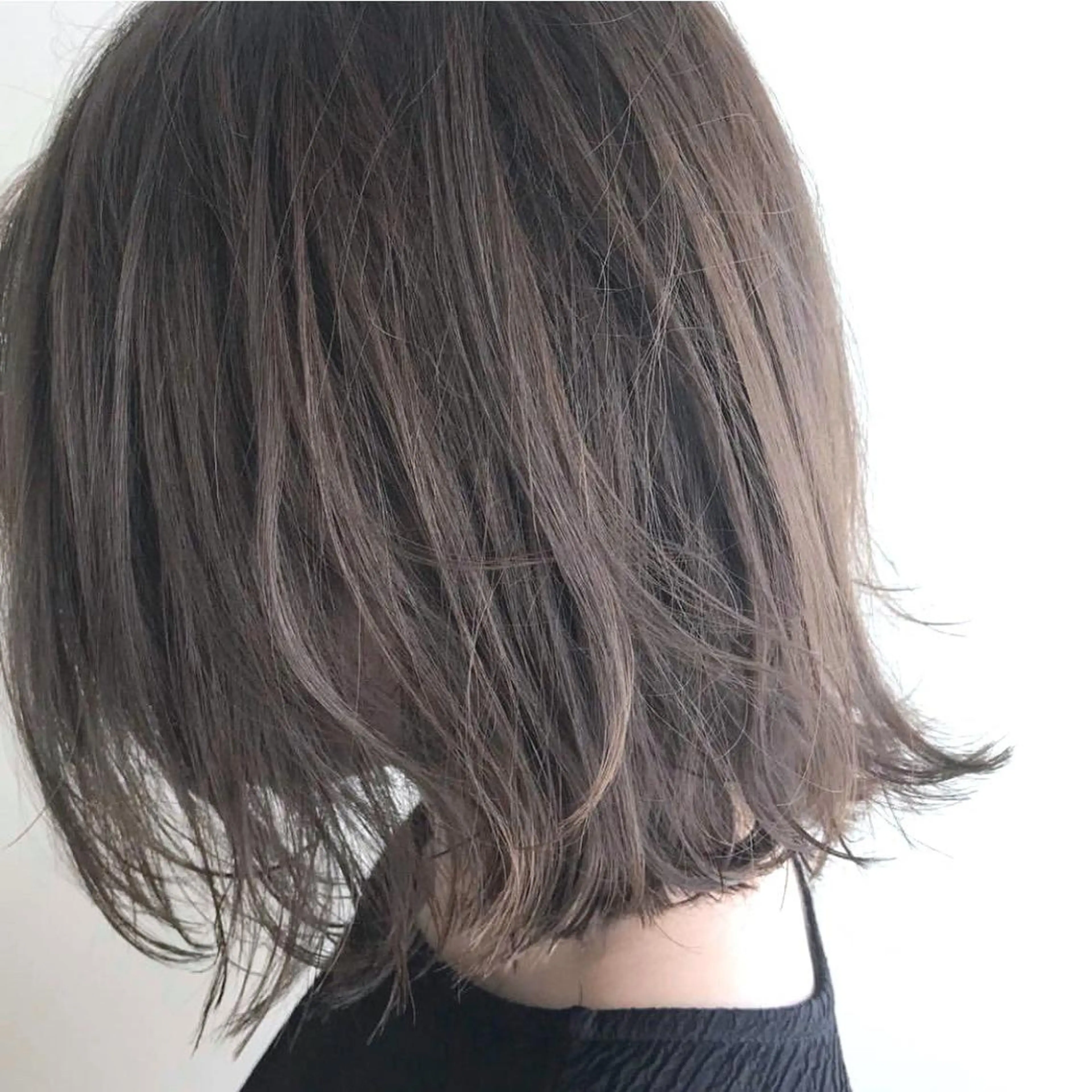 ミディアム カラー グランジヘア 無造作ヘアHYUGAのヘアスタイル