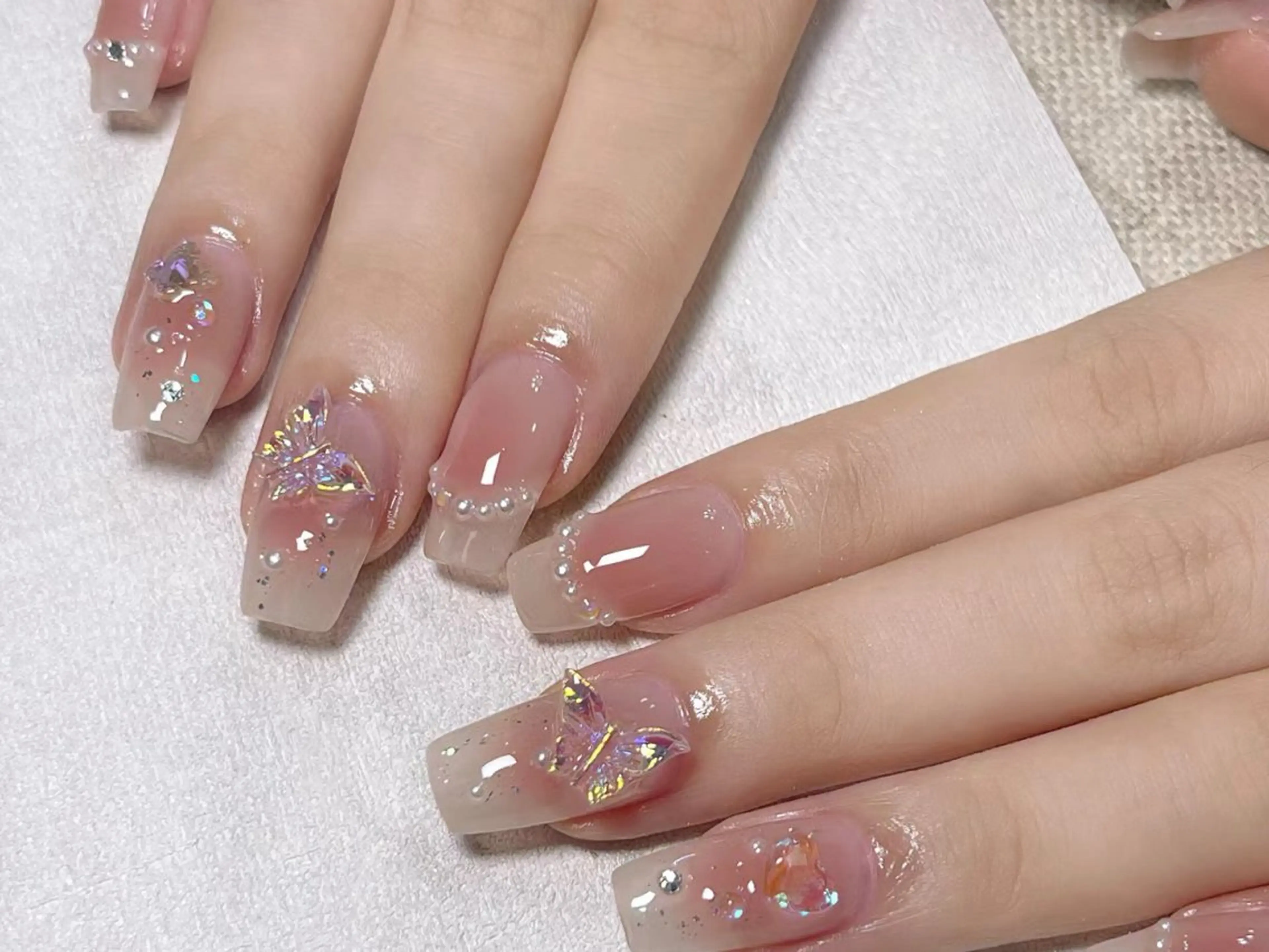 ネイル ブルー チークネイル 長さ出し ジェルネイル ゴールド ハンドネイル ハンドケア ラッキーネイルサロン 西川口東口店のネイルデザイン